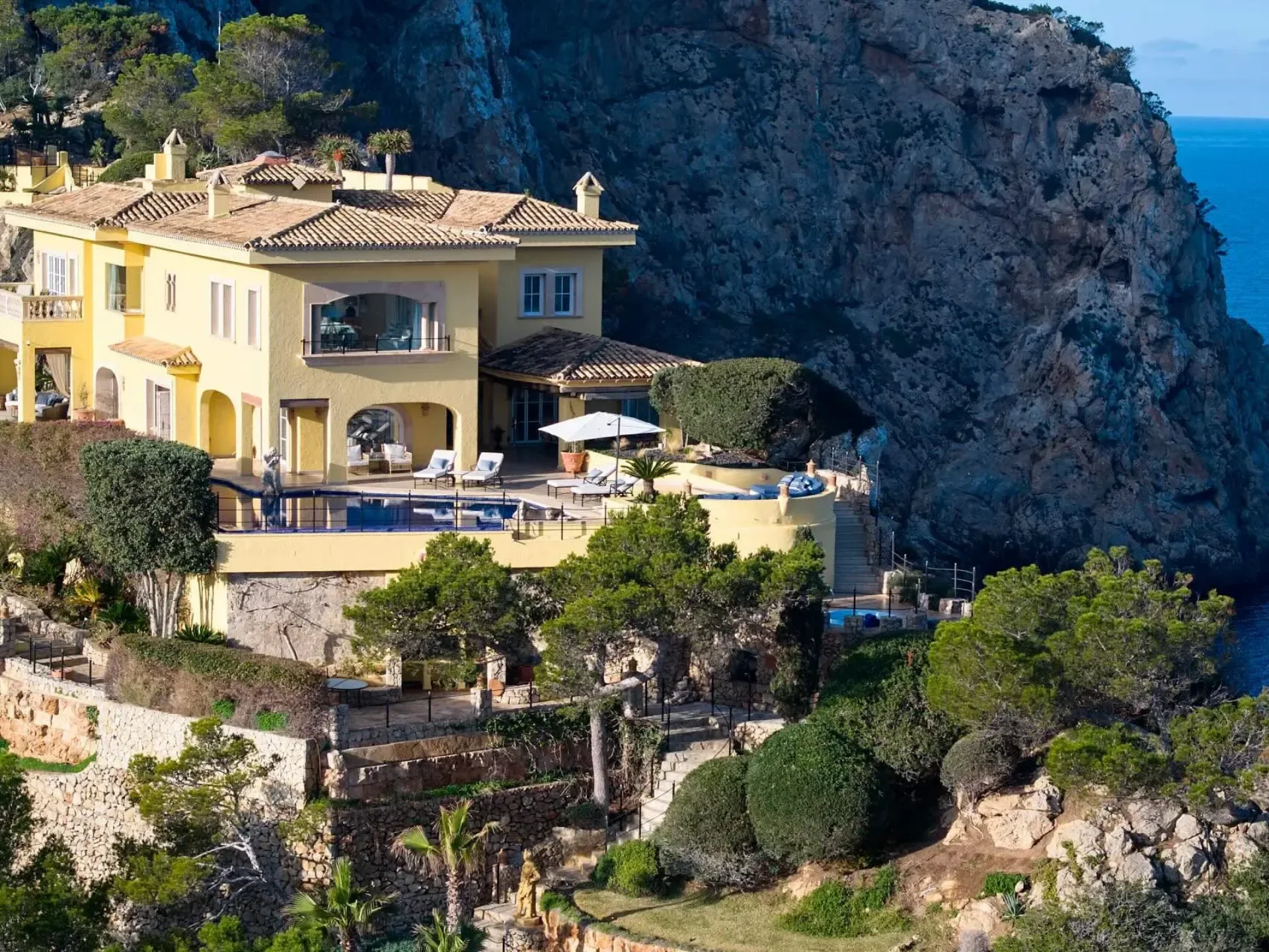 Villa Paradise Castle