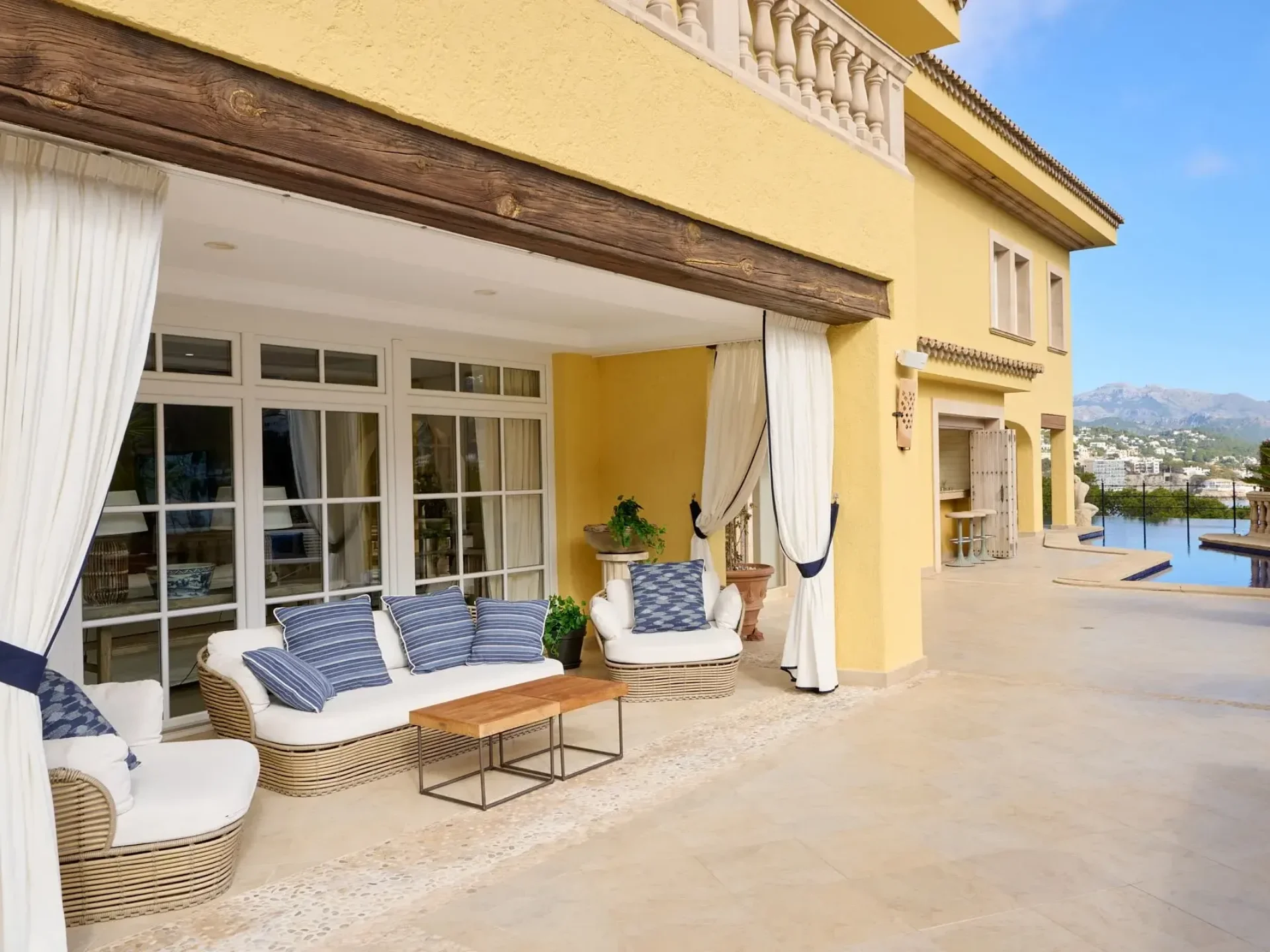 Villa Paradise Castle