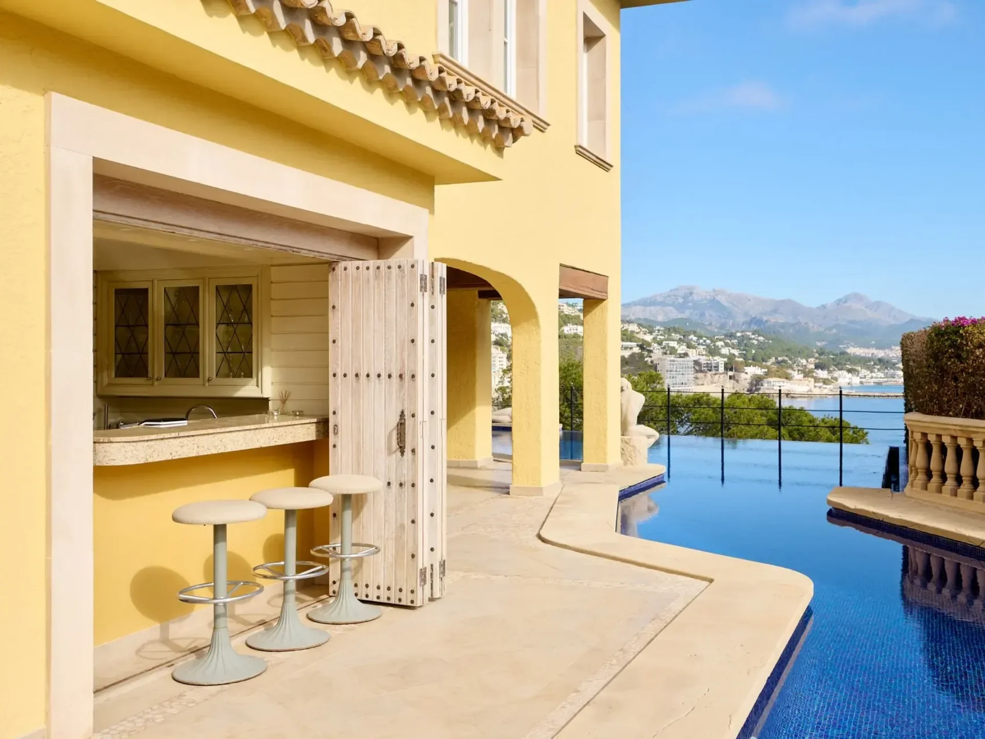 Villa Paradise Castle