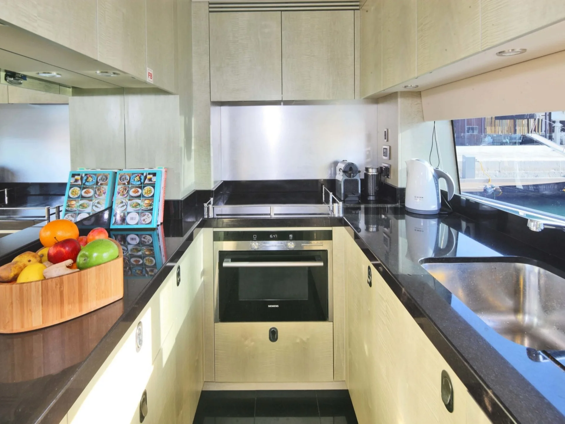 RAOUL W | Sunseeker 75 - Sunseeker