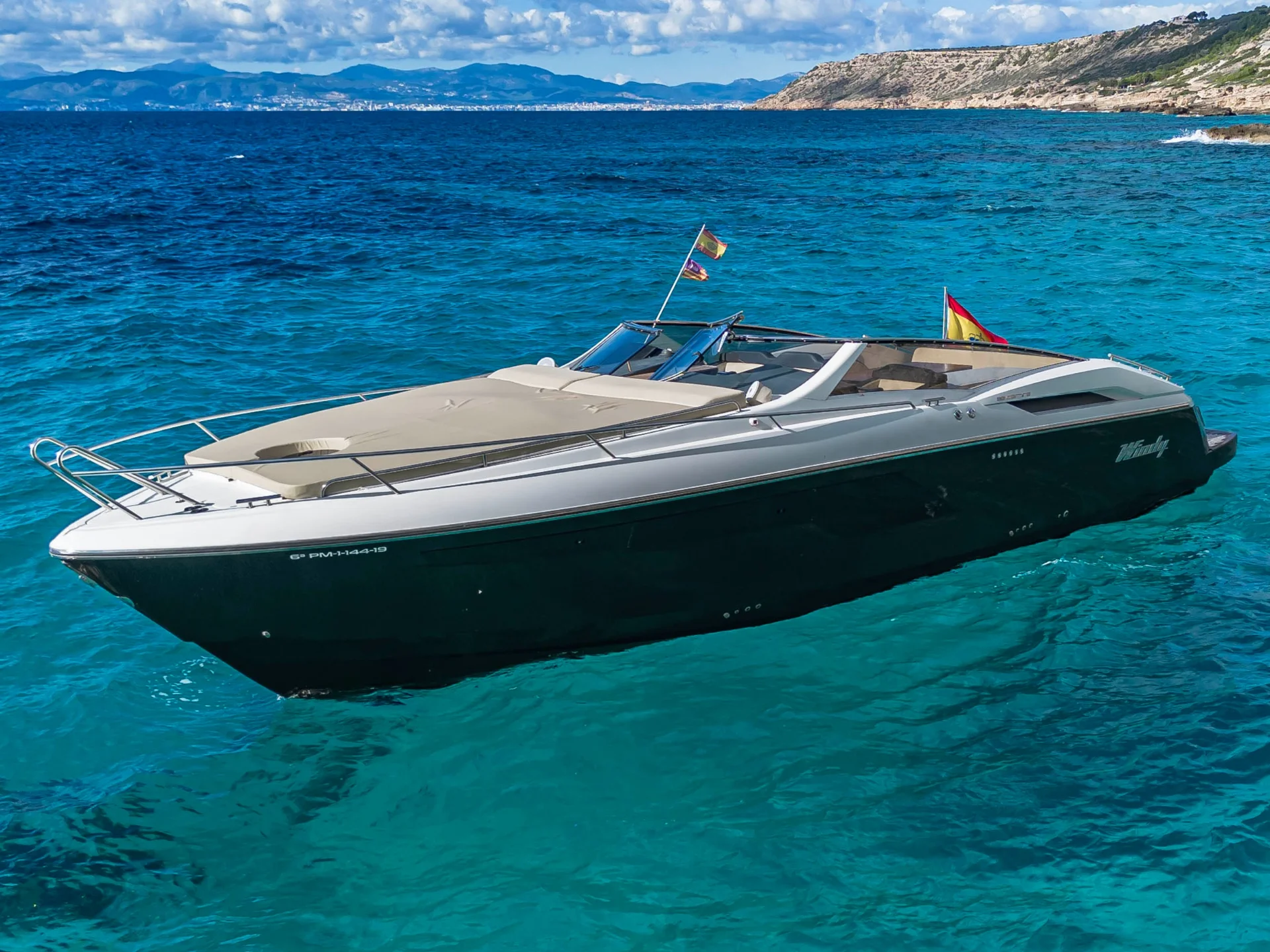 CUCA | Windy 39 Camira - Windy