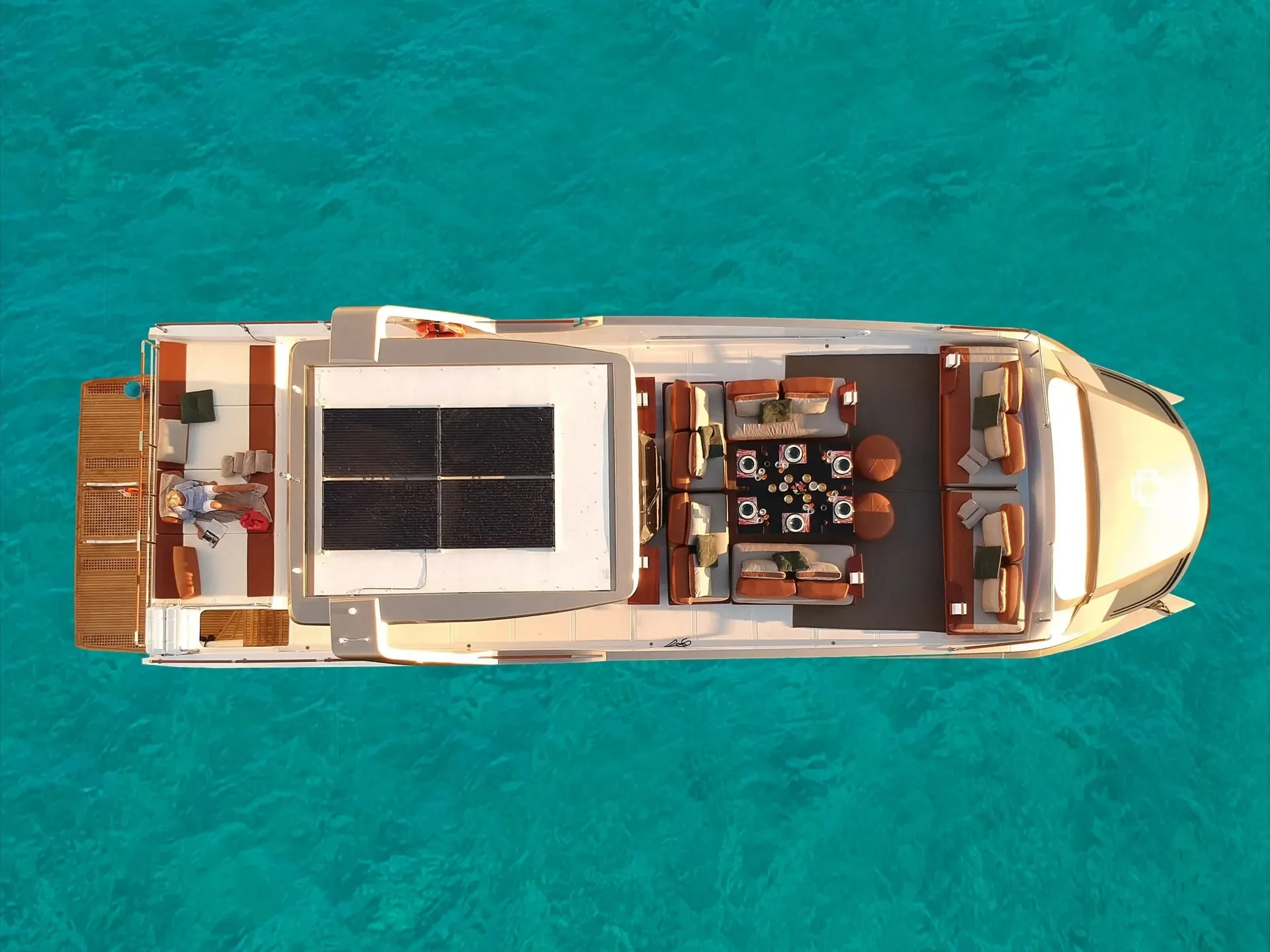 GOLDFINGER HOUSE OF HÜTTER | 64 Catamaran - Other