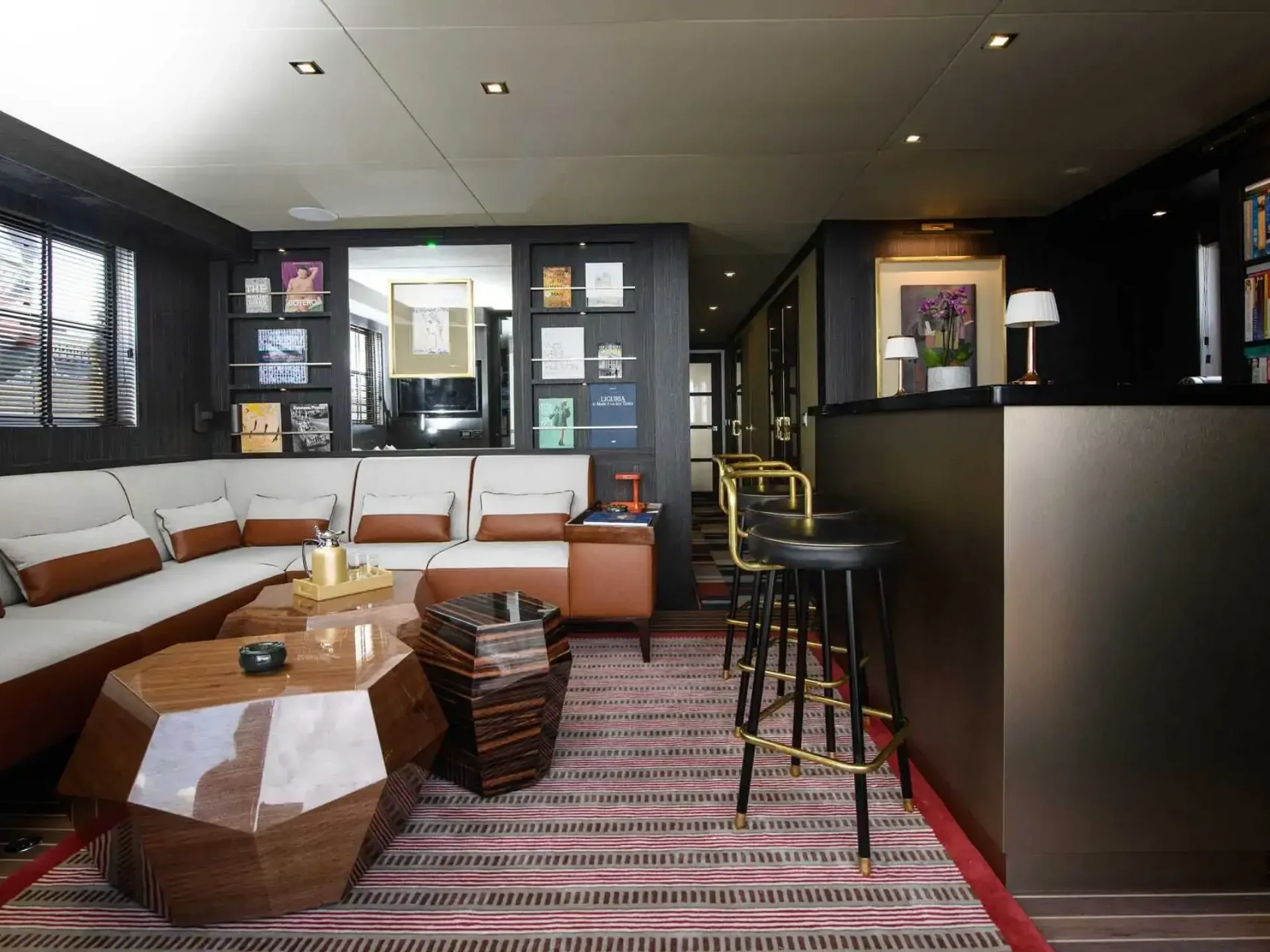 GOLDFINGER HOUSE OF HÜTTER | 64 Catamaran - Other