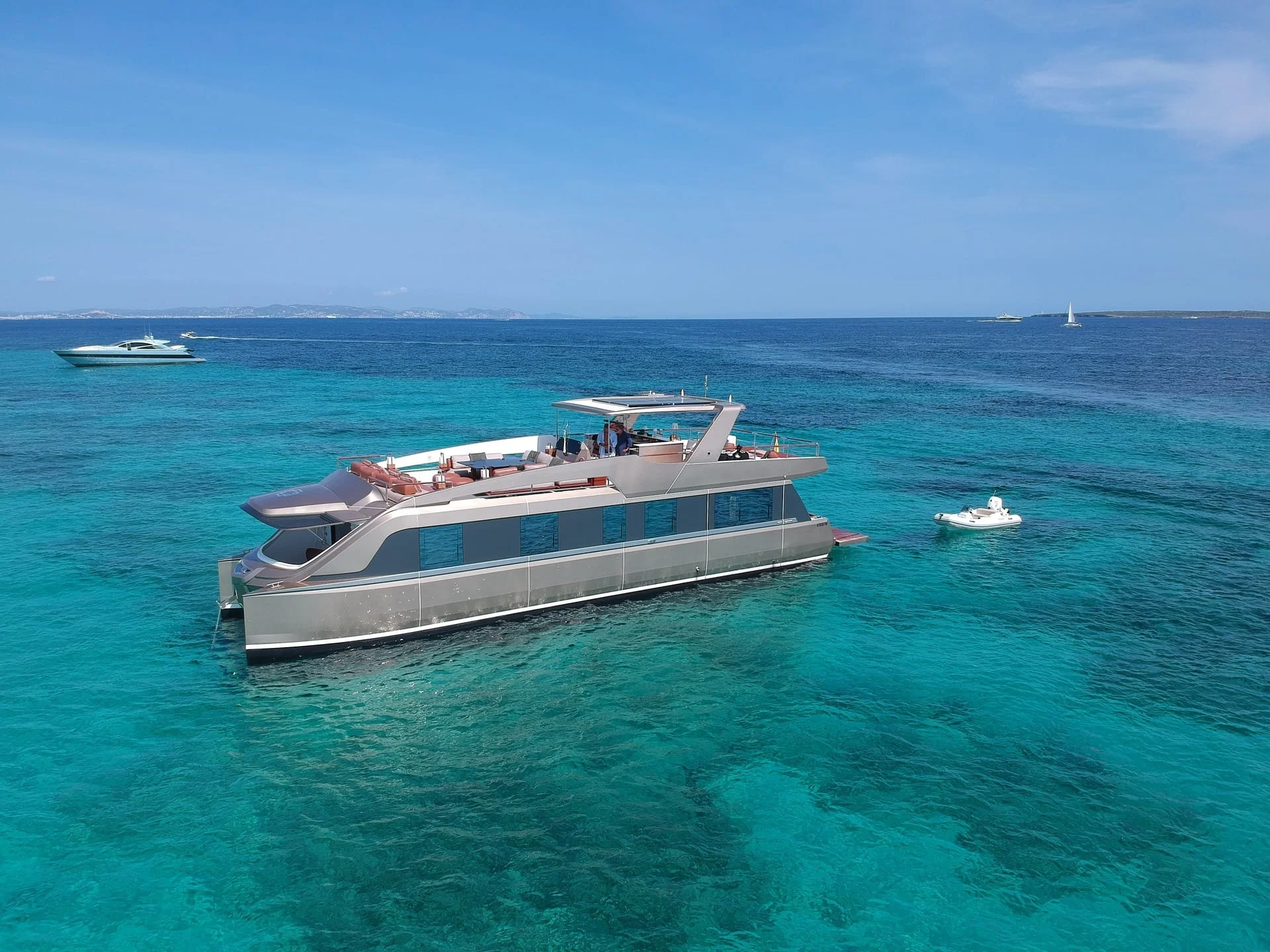 GOLDFINGER HOUSE OF HÜTTER | 64 Catamaran - Other