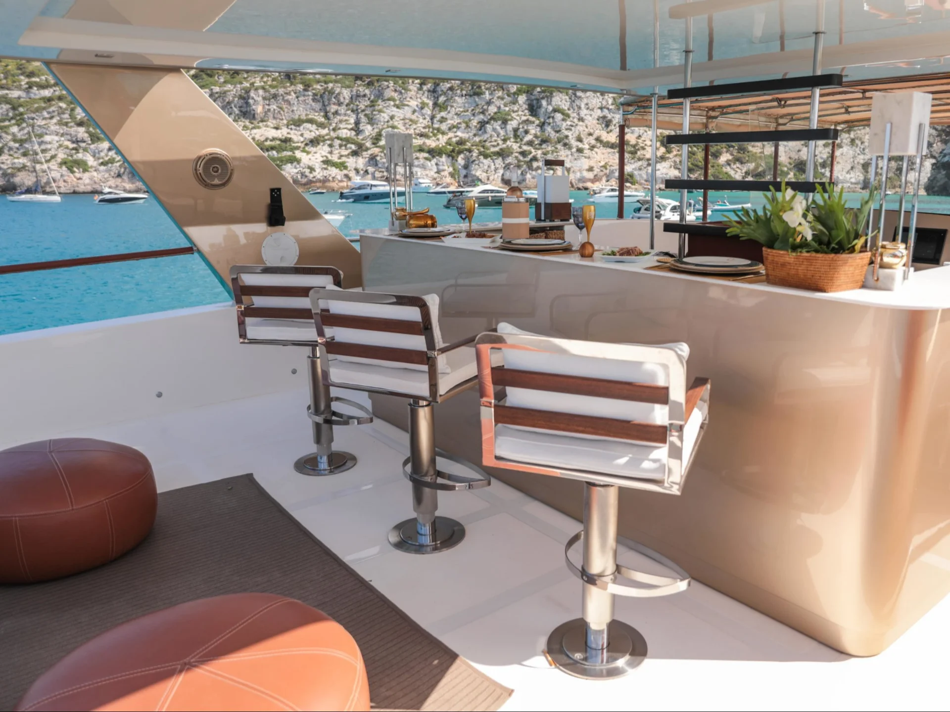 GOLDFINGER HOUSE OF HÜTTER | 64 Catamaran - Other