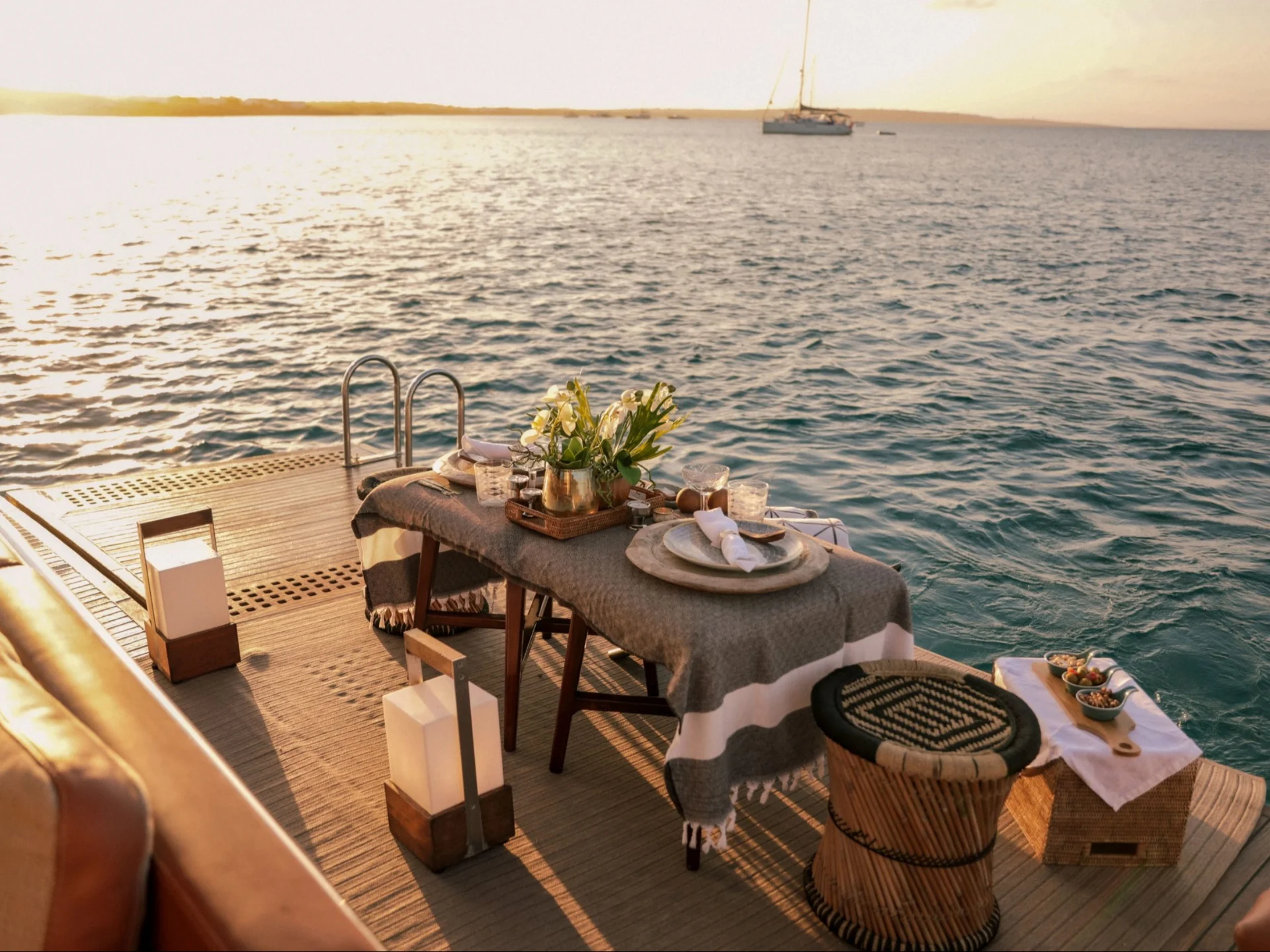 GOLDFINGER HOUSE OF HÜTTER | 64 Catamaran - Other