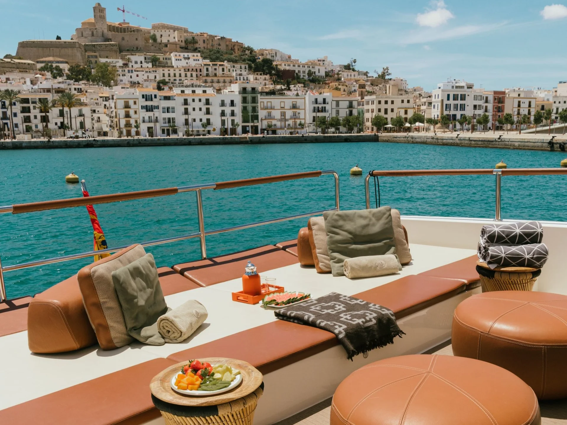 GOLDFINGER HOUSE OF HÜTTER | 64 Catamaran - Other