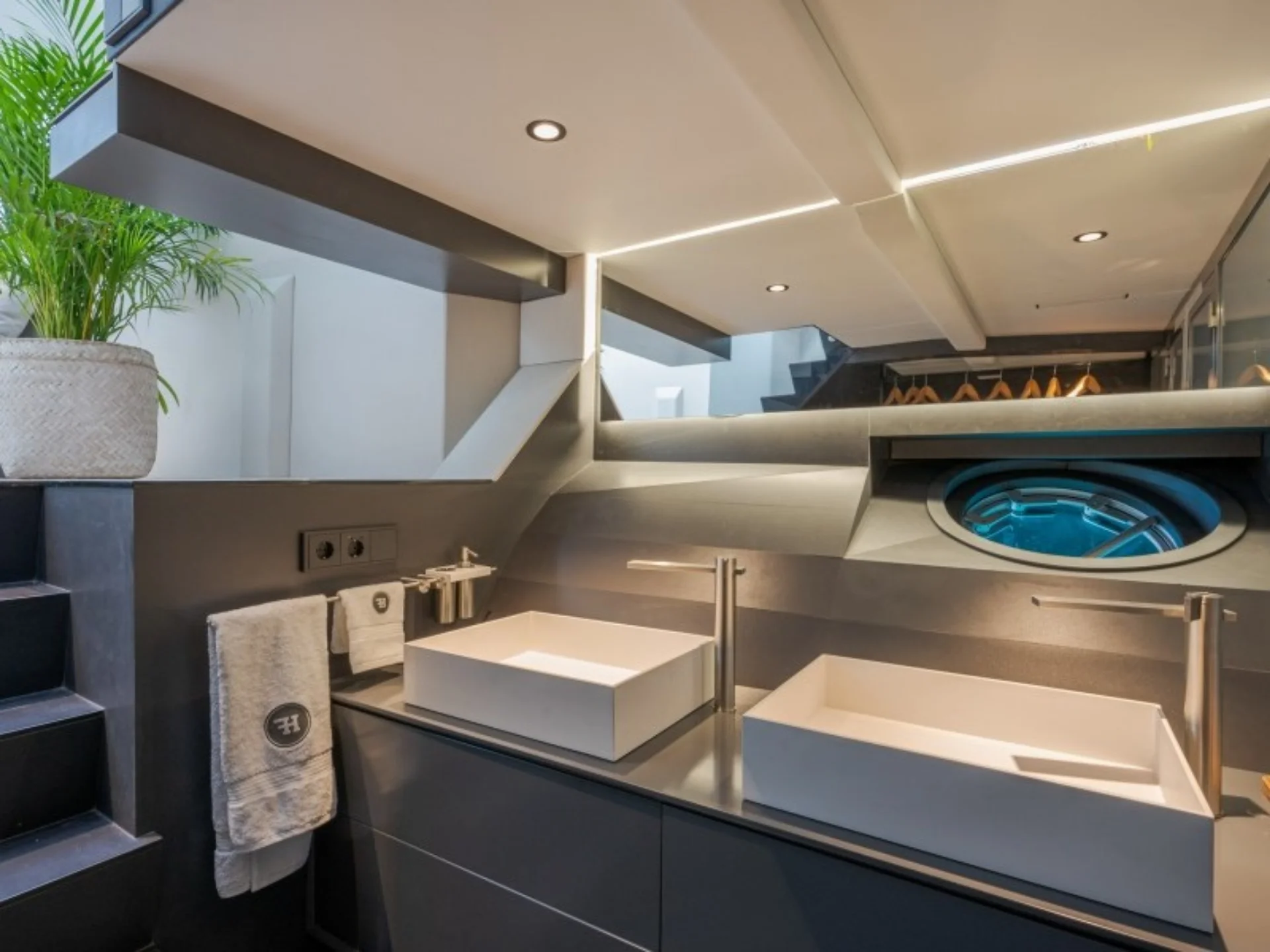 HANSTAIGER X1 - Hanstaiger