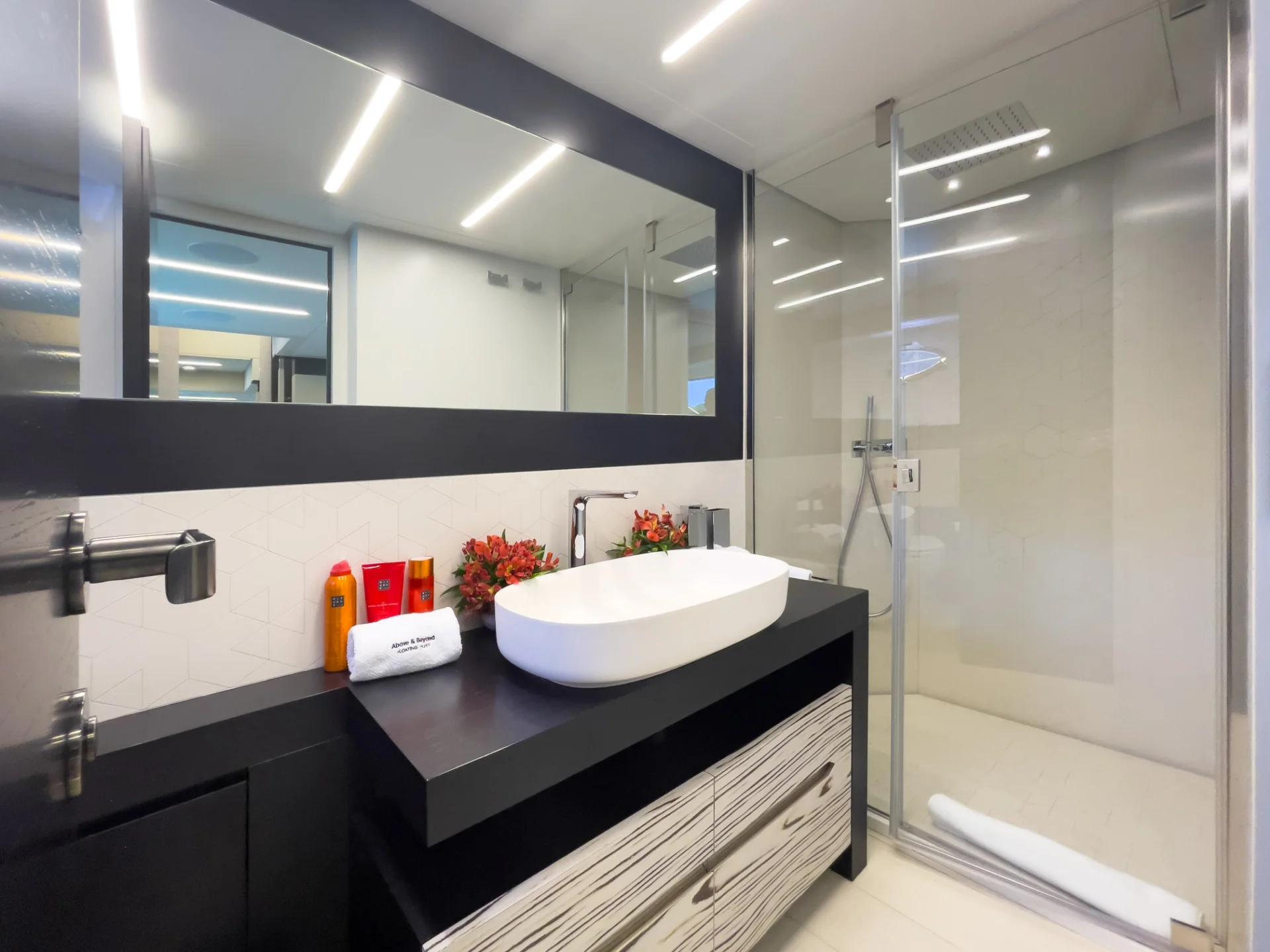 BEYOND | Pershing 8X - Pershing