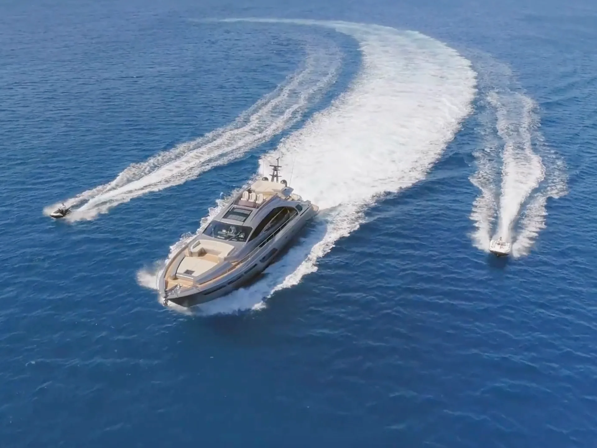 BEYOND | Pershing 8X - Pershing