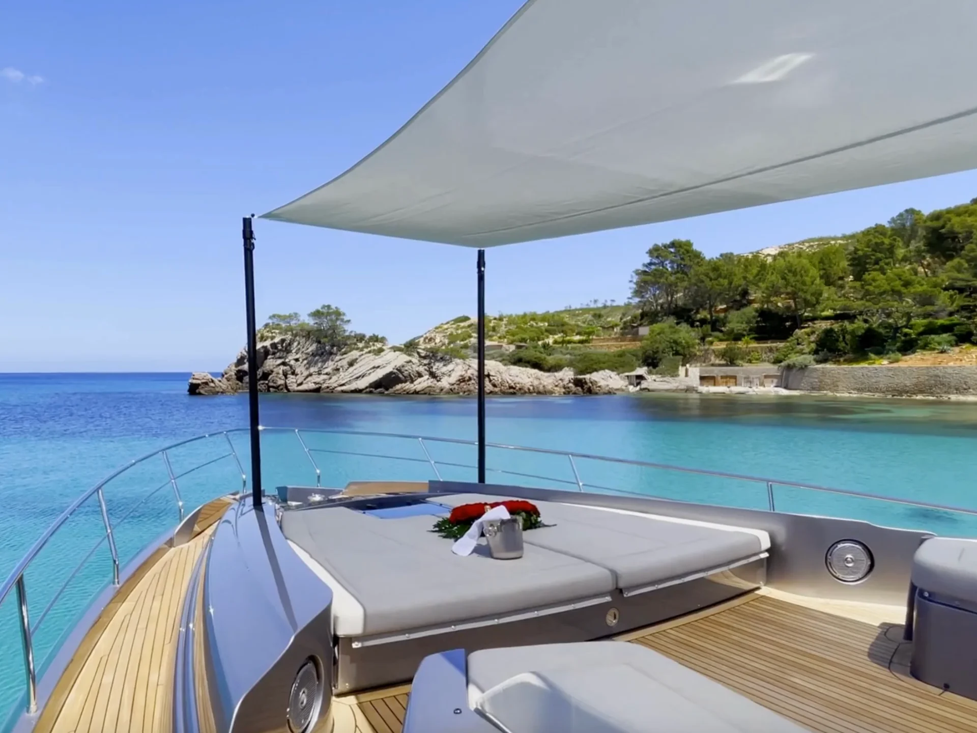 BEYOND | Pershing 8X - Pershing