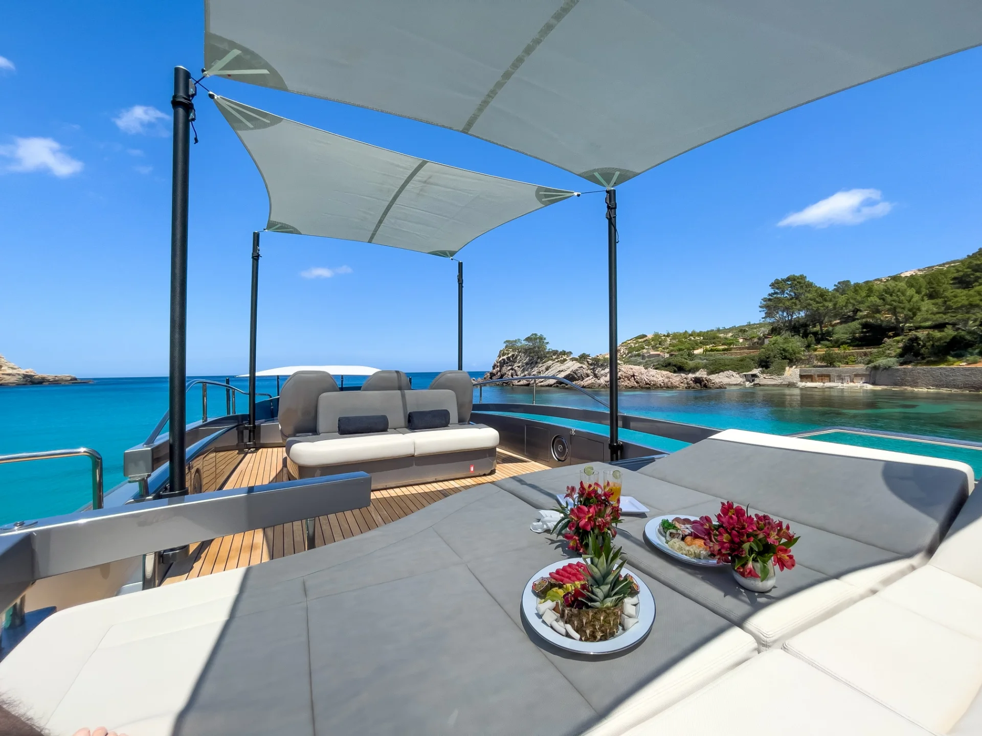 BEYOND | Pershing 8X - Pershing