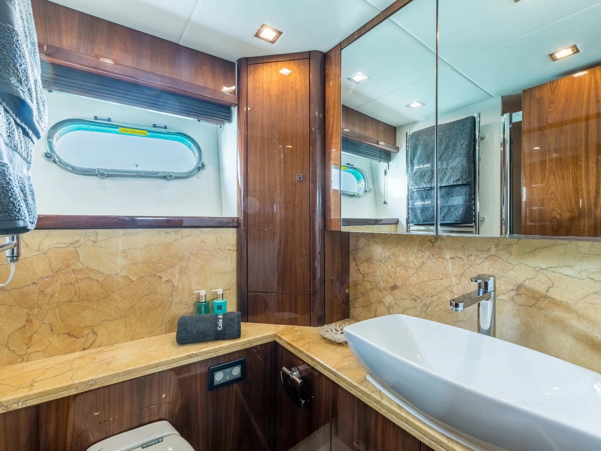 CALA DI LUNA | Sunseeker Manhattan 70 - Sunseeker