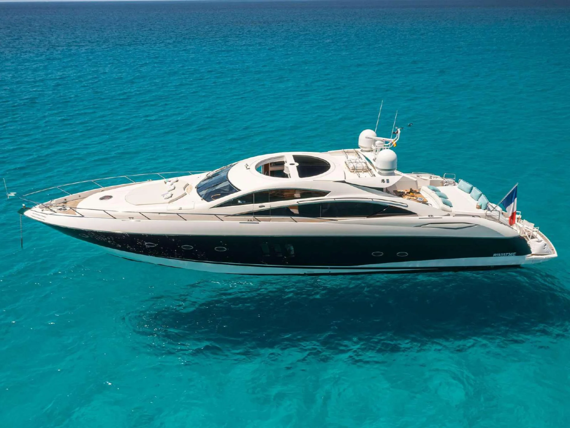FROGGY | Sunseeker Predator 82 - Sunseeker