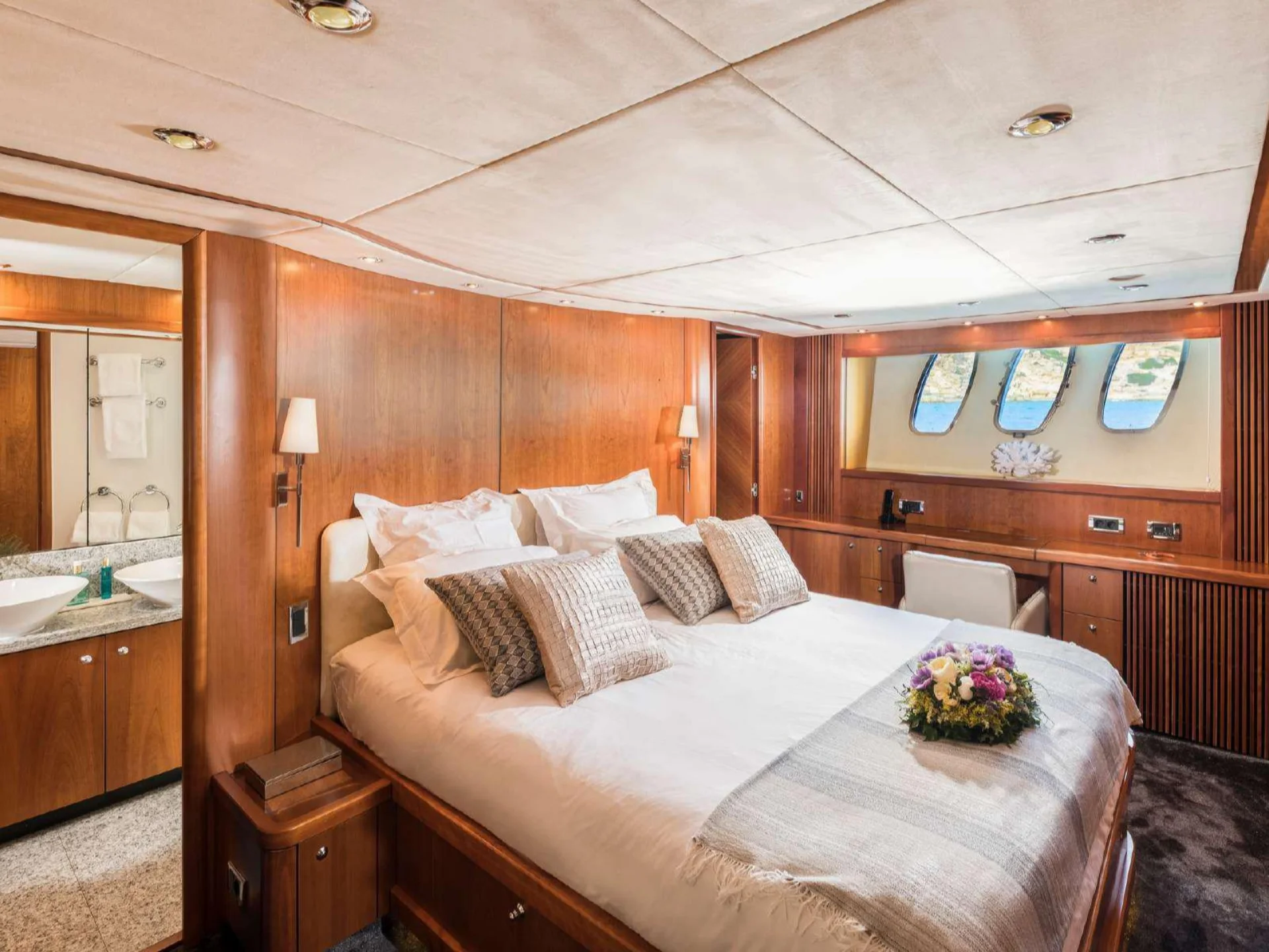 FROGGY | Sunseeker Predator 82 - Sunseeker