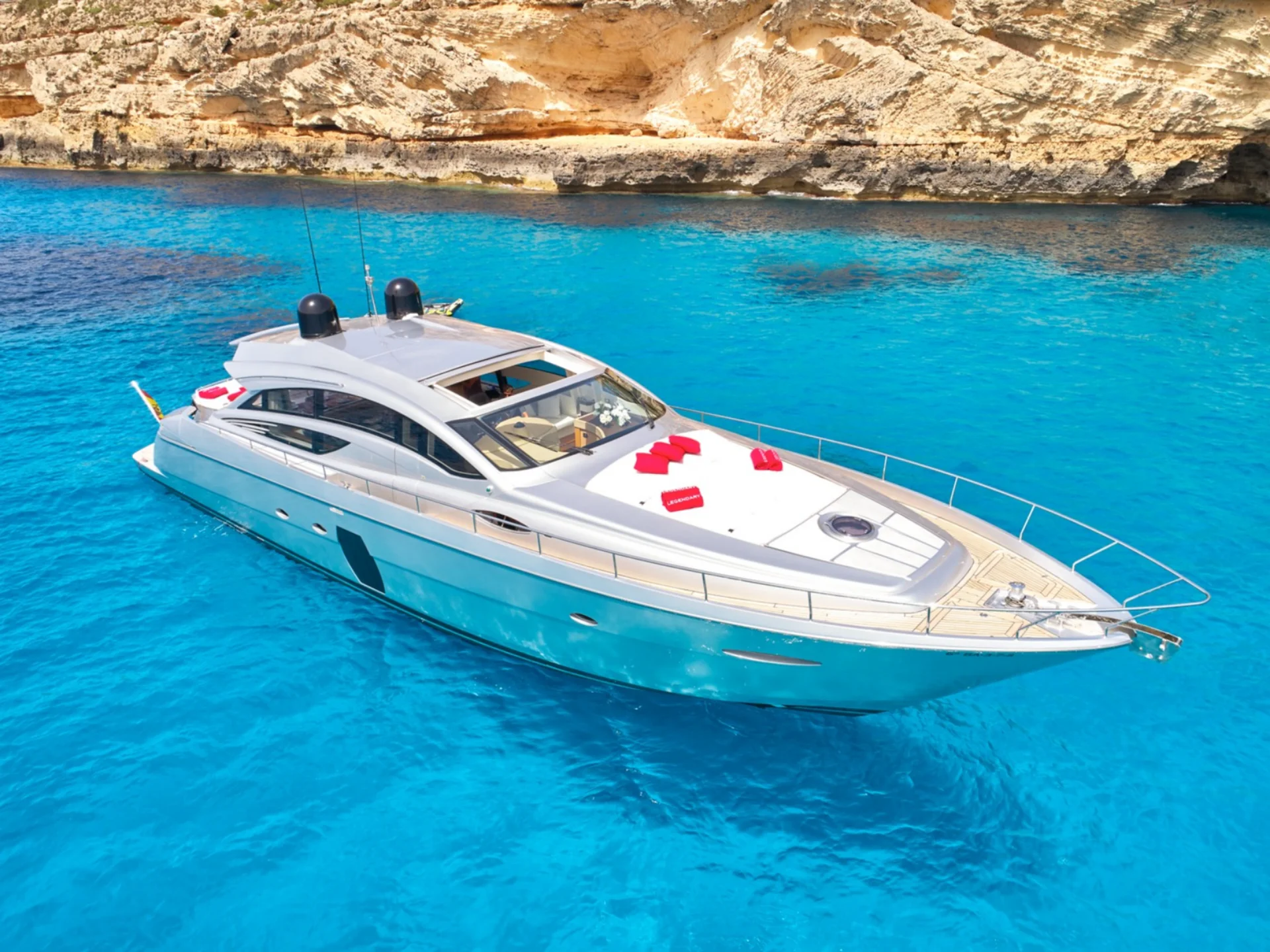 LEGENDARY | Pershing 72