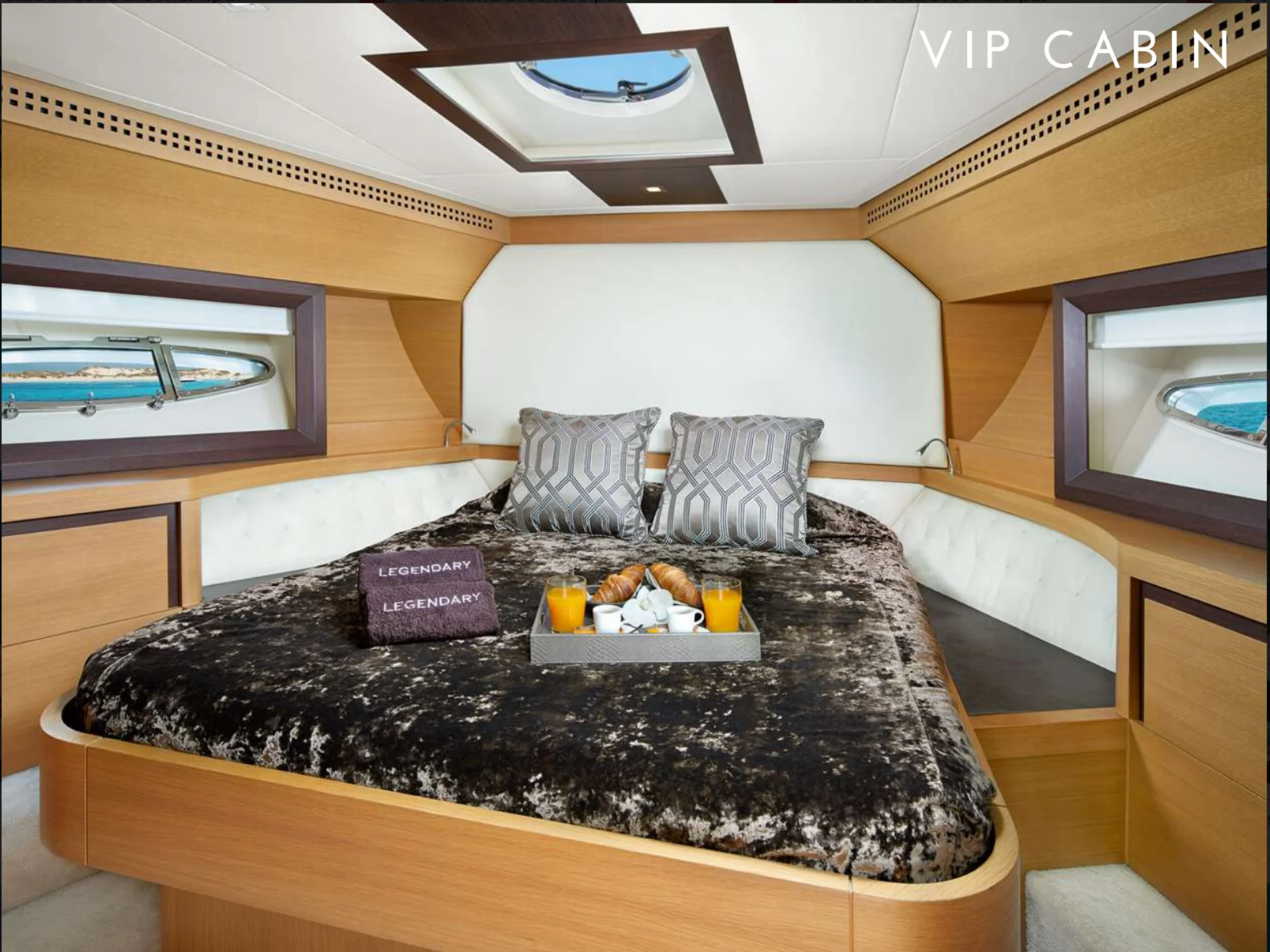 LEGENDARY | Pershing 72 - Pershing