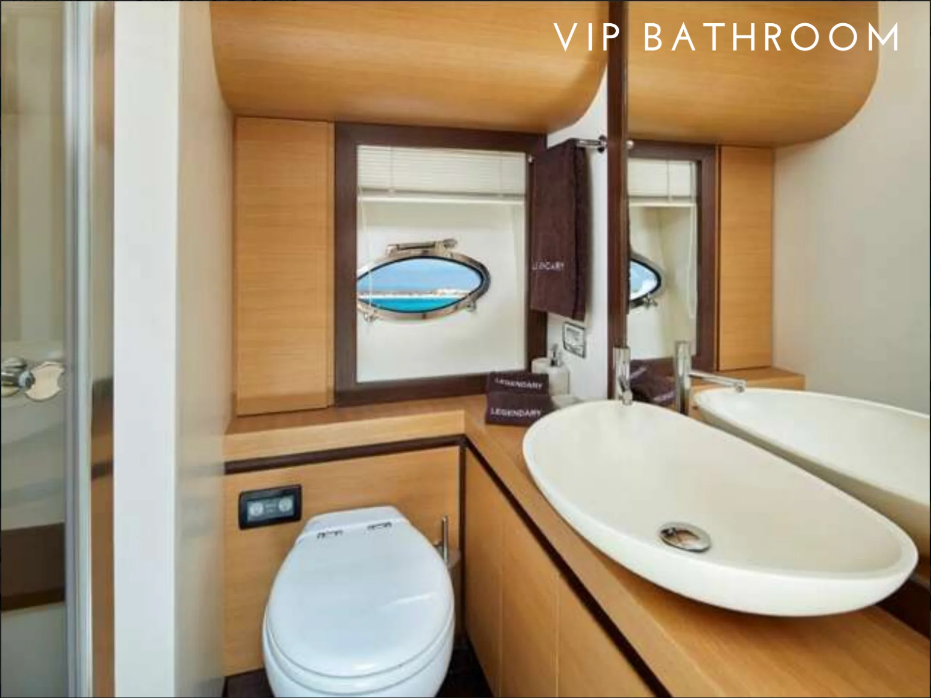 LEGENDARY | Pershing 72 - Pershing