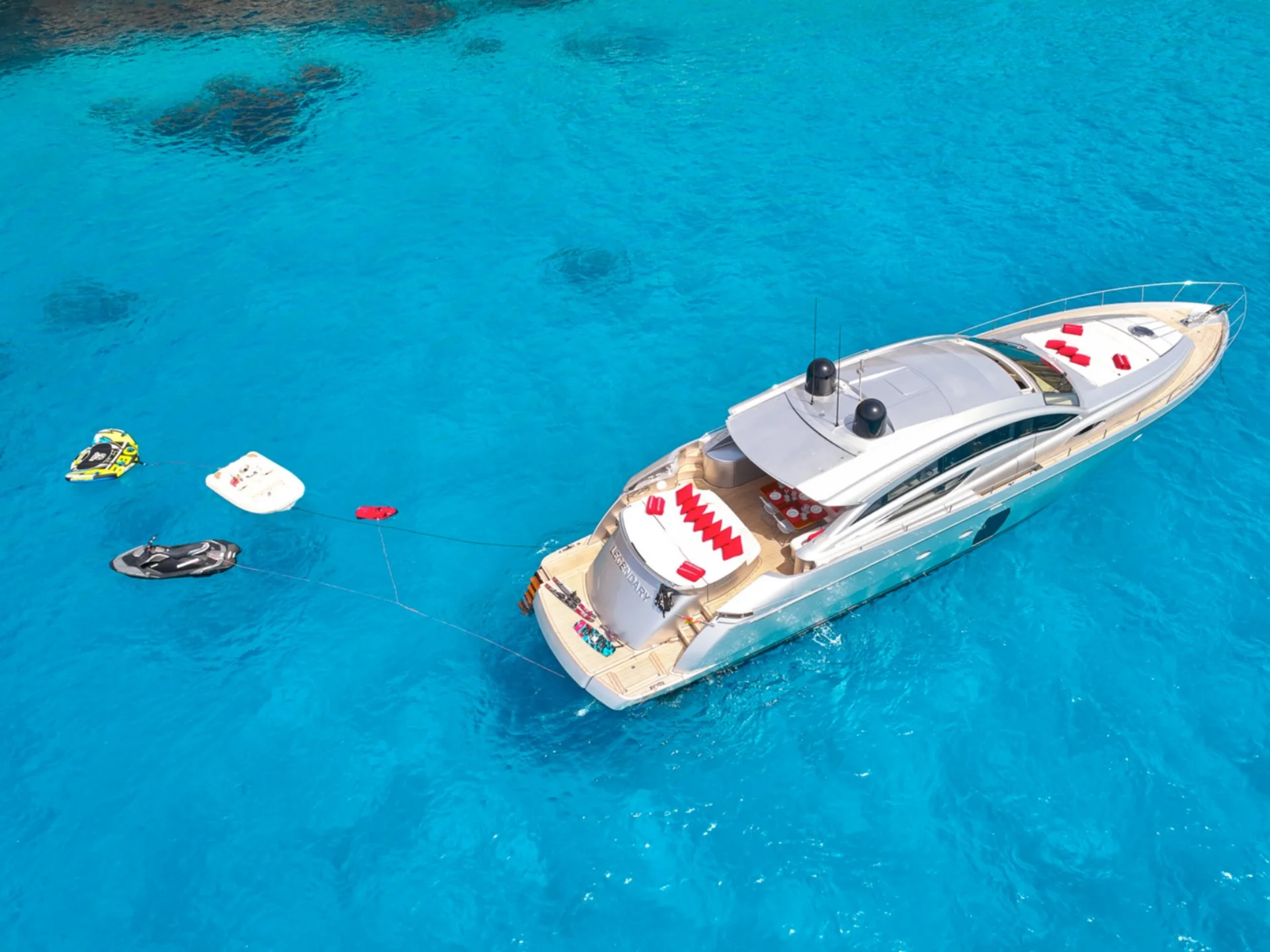 LEGENDARY | Pershing 72 - Pershing