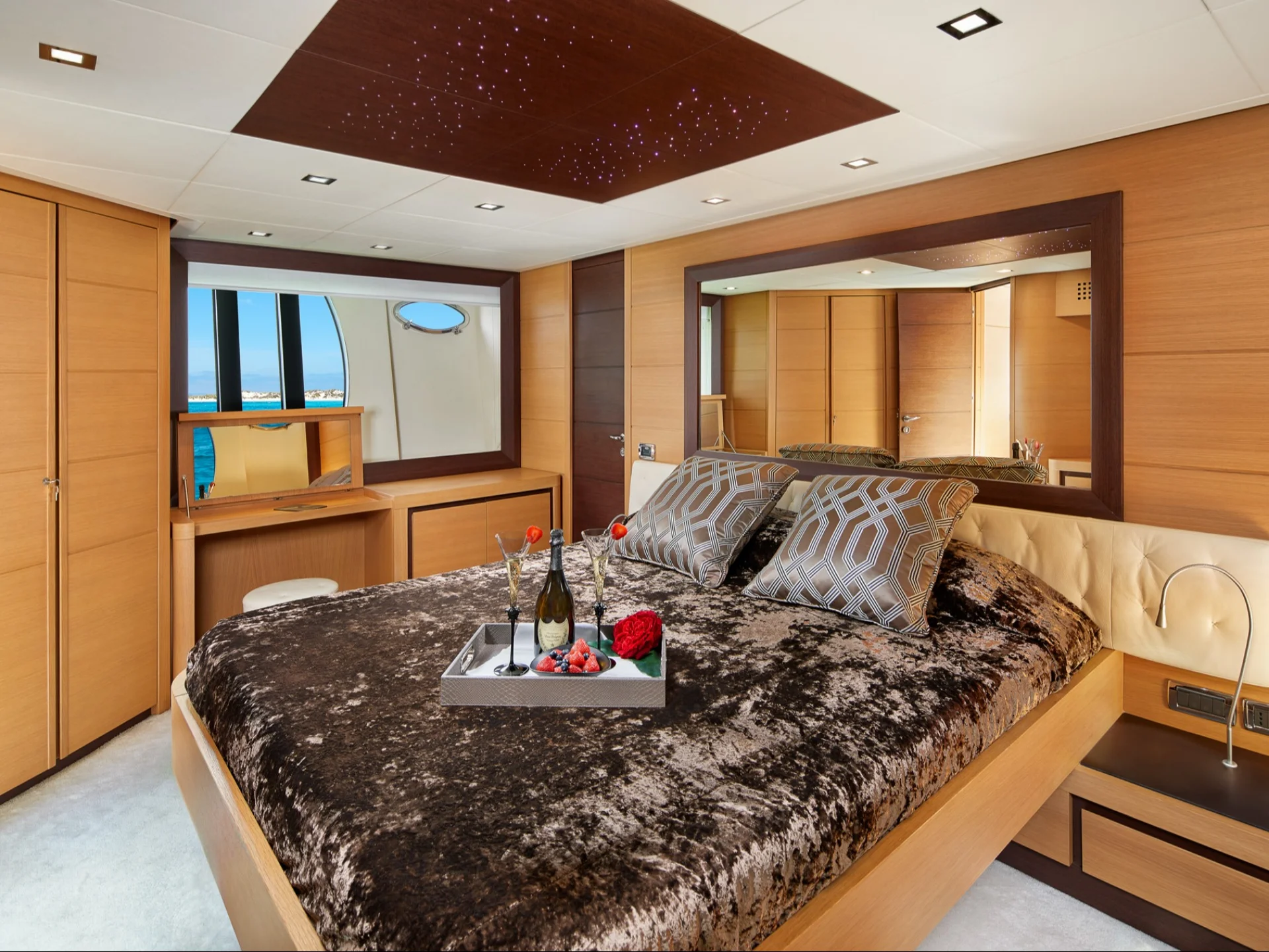 LEGENDARY | Pershing 72 - Pershing