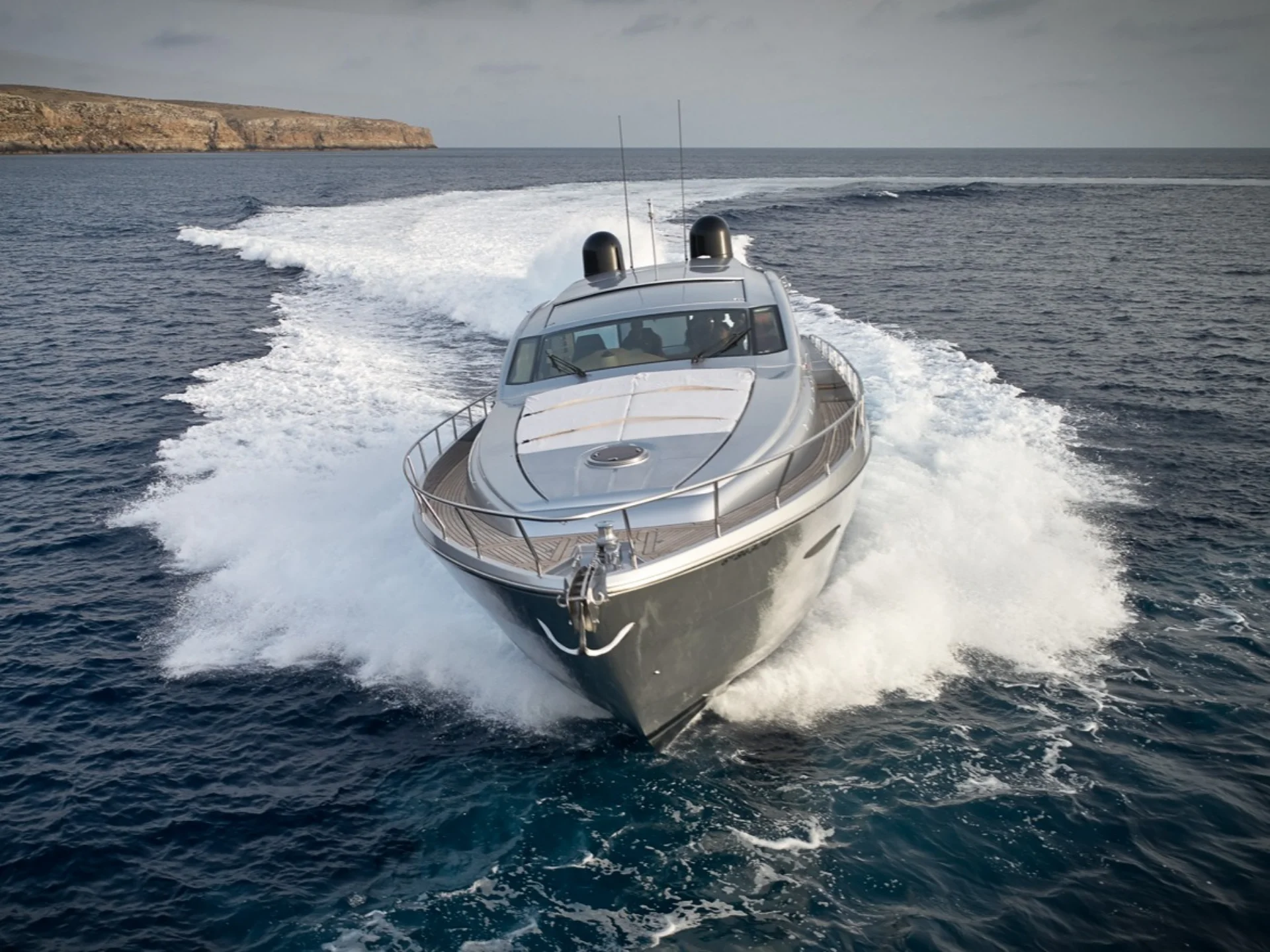 LEGENDARY | Pershing 72 - Pershing