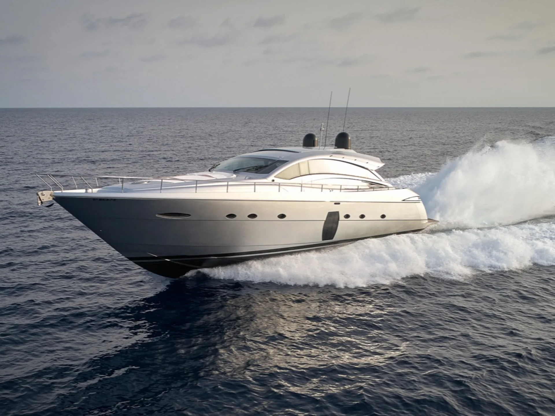 LEGENDARY | Pershing 72 - Pershing