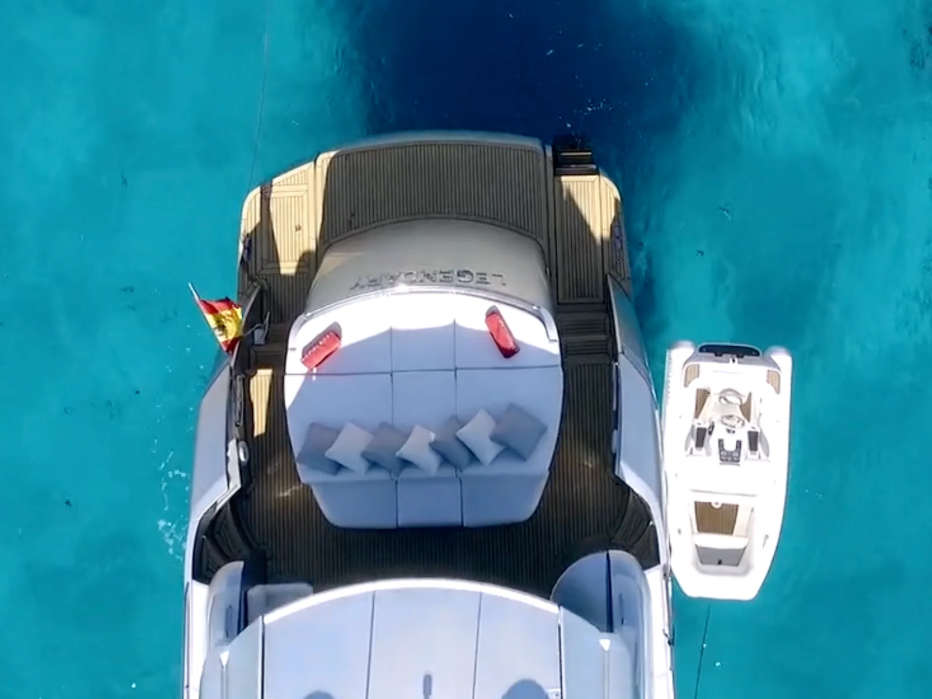 LEGENDARY | Pershing 72 - Pershing