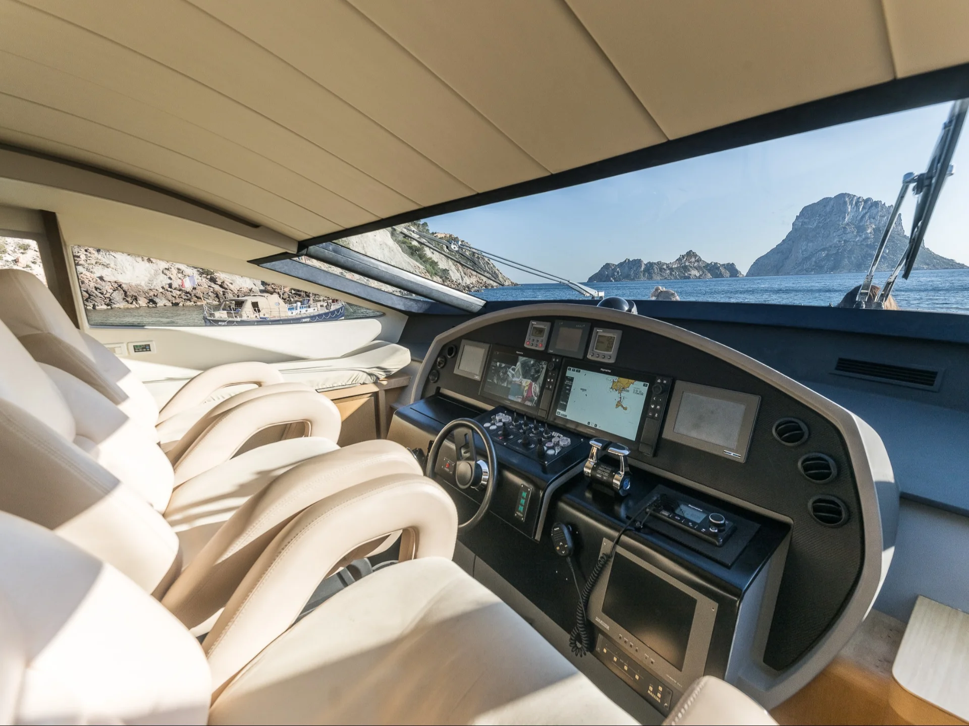 XAMAN | Pershing 90 - Pershing