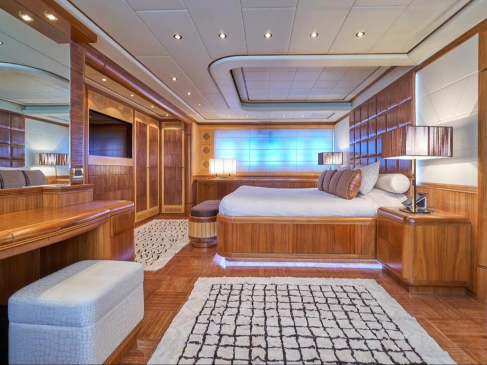 SHANE | Mangusta 130 - Mangusta