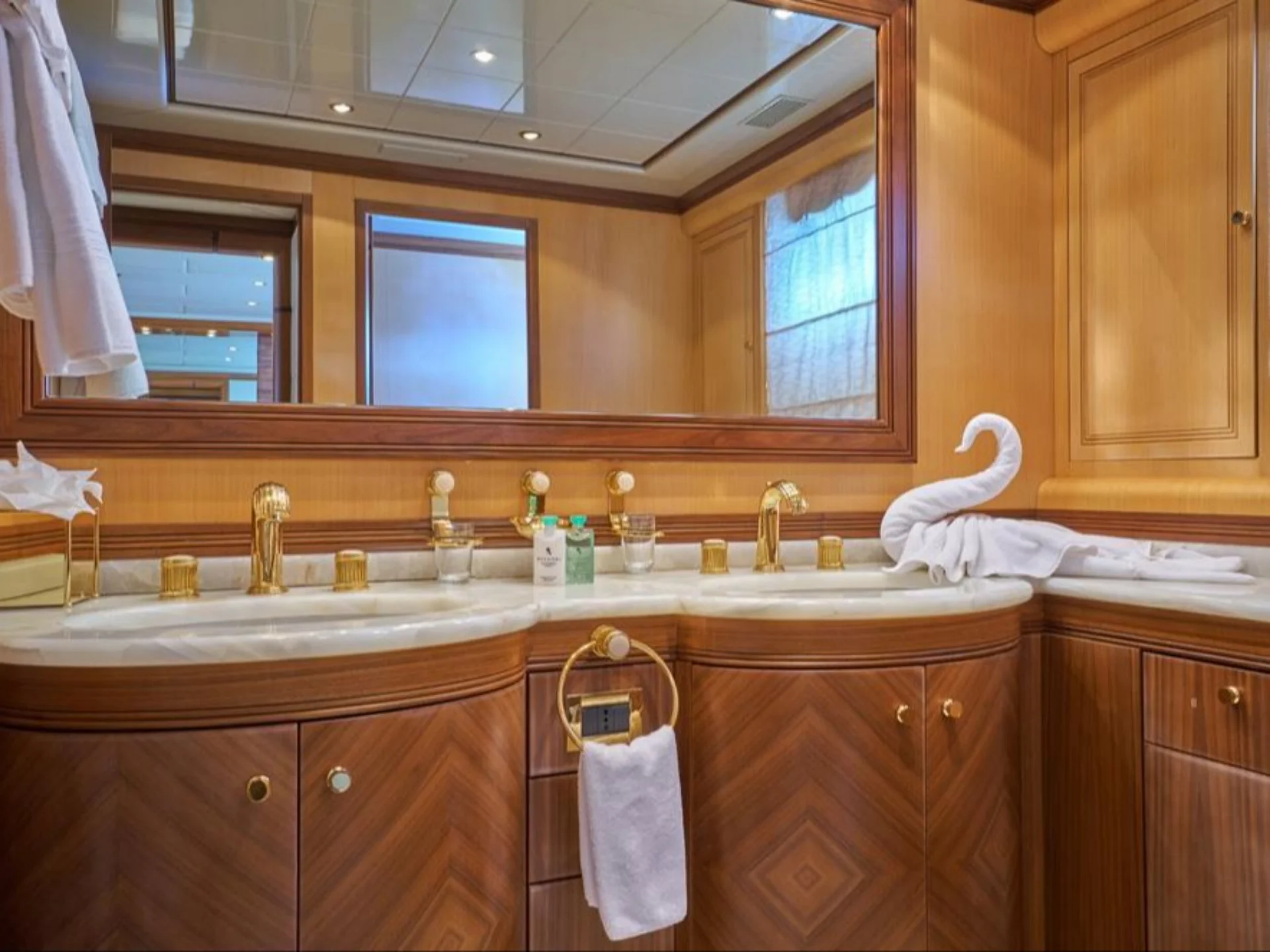 SHANE | Mangusta 130 - Mangusta