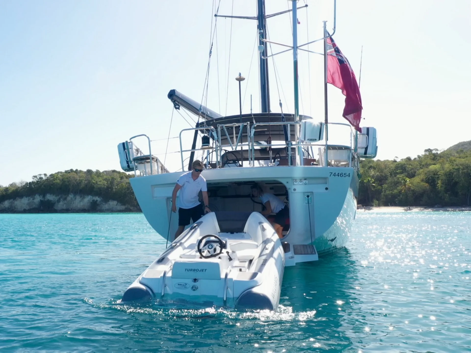 CHAMPAGNE HIPPY | Oyster 825 - Oyster