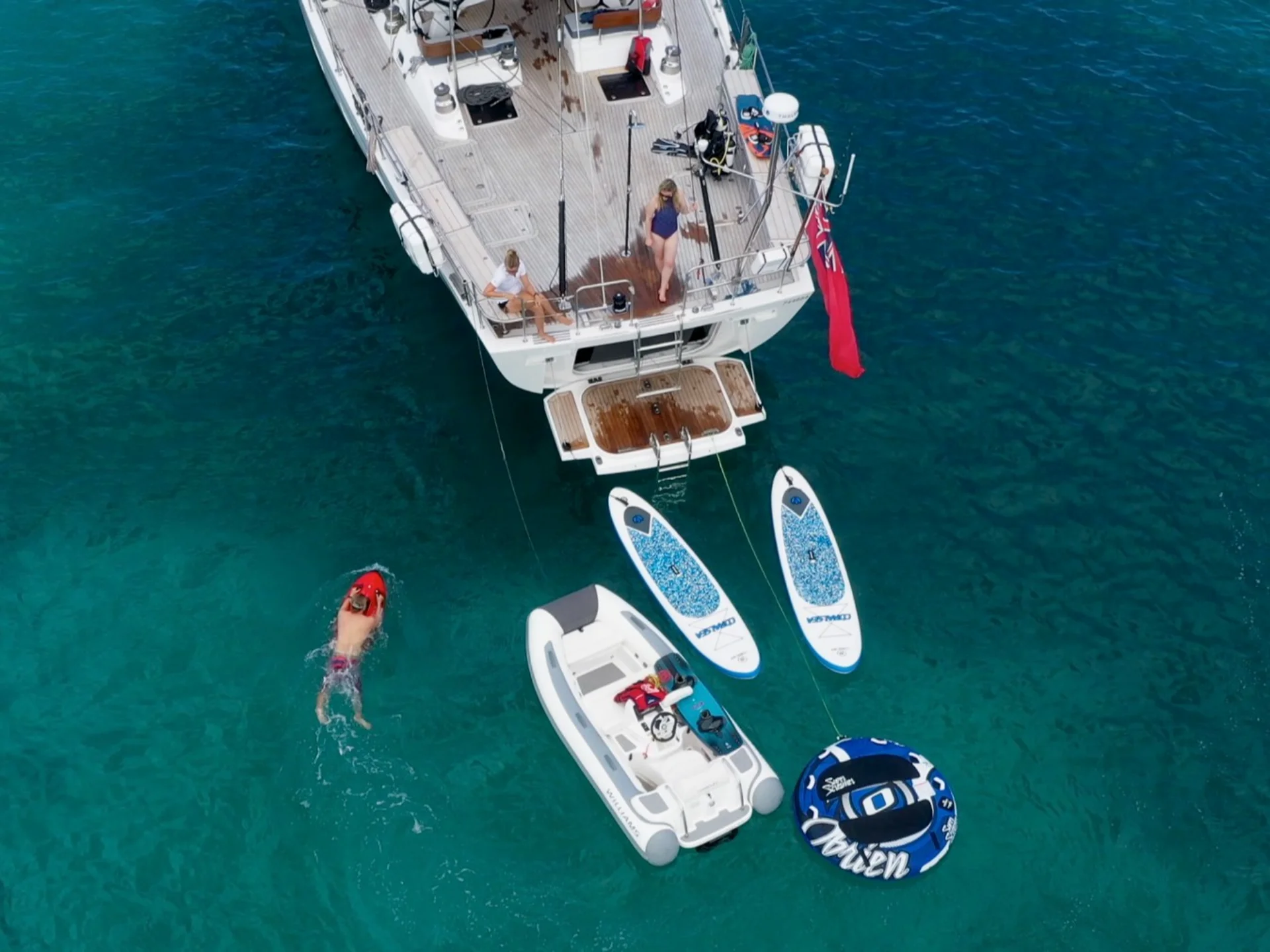 CHAMPAGNE HIPPY | Oyster 825 - Oyster