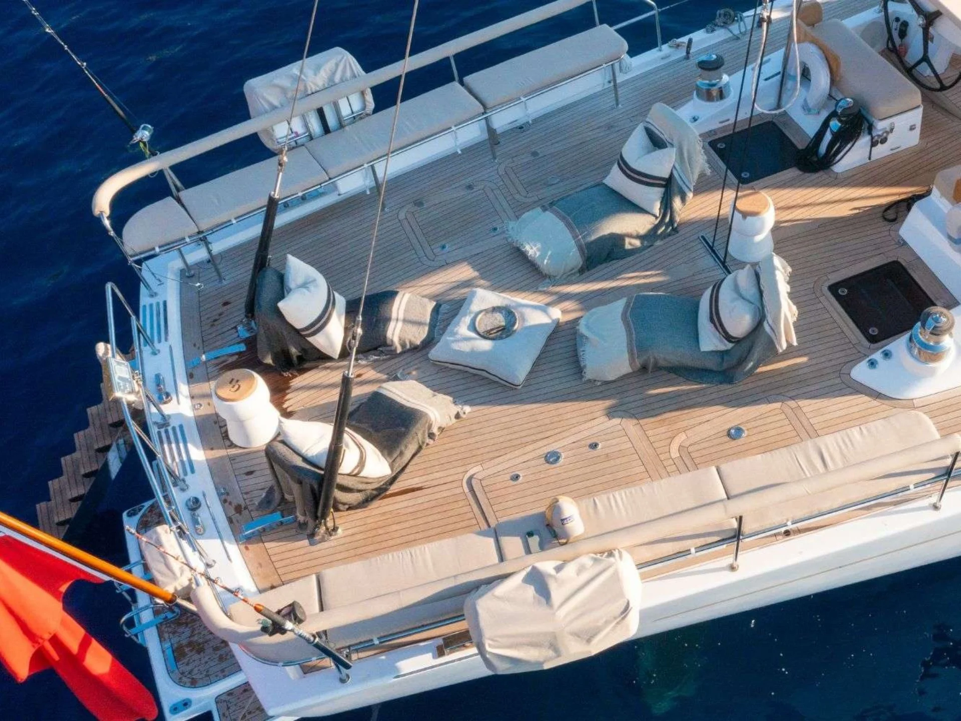 CHAMPAGNE HIPPY | Oyster 825 - Oyster