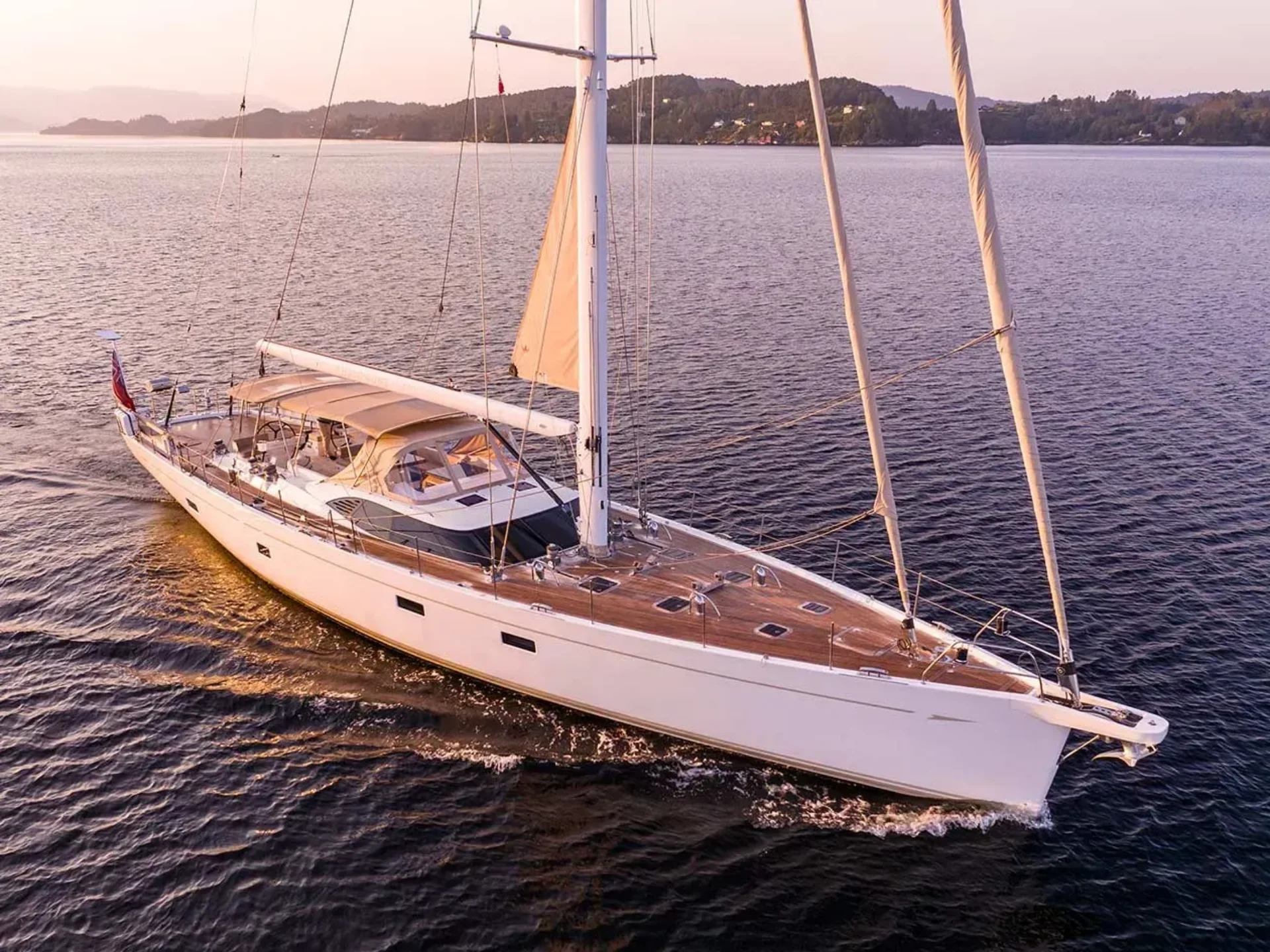 CHAMPAGNE HIPPY | Oyster 825 - Oyster