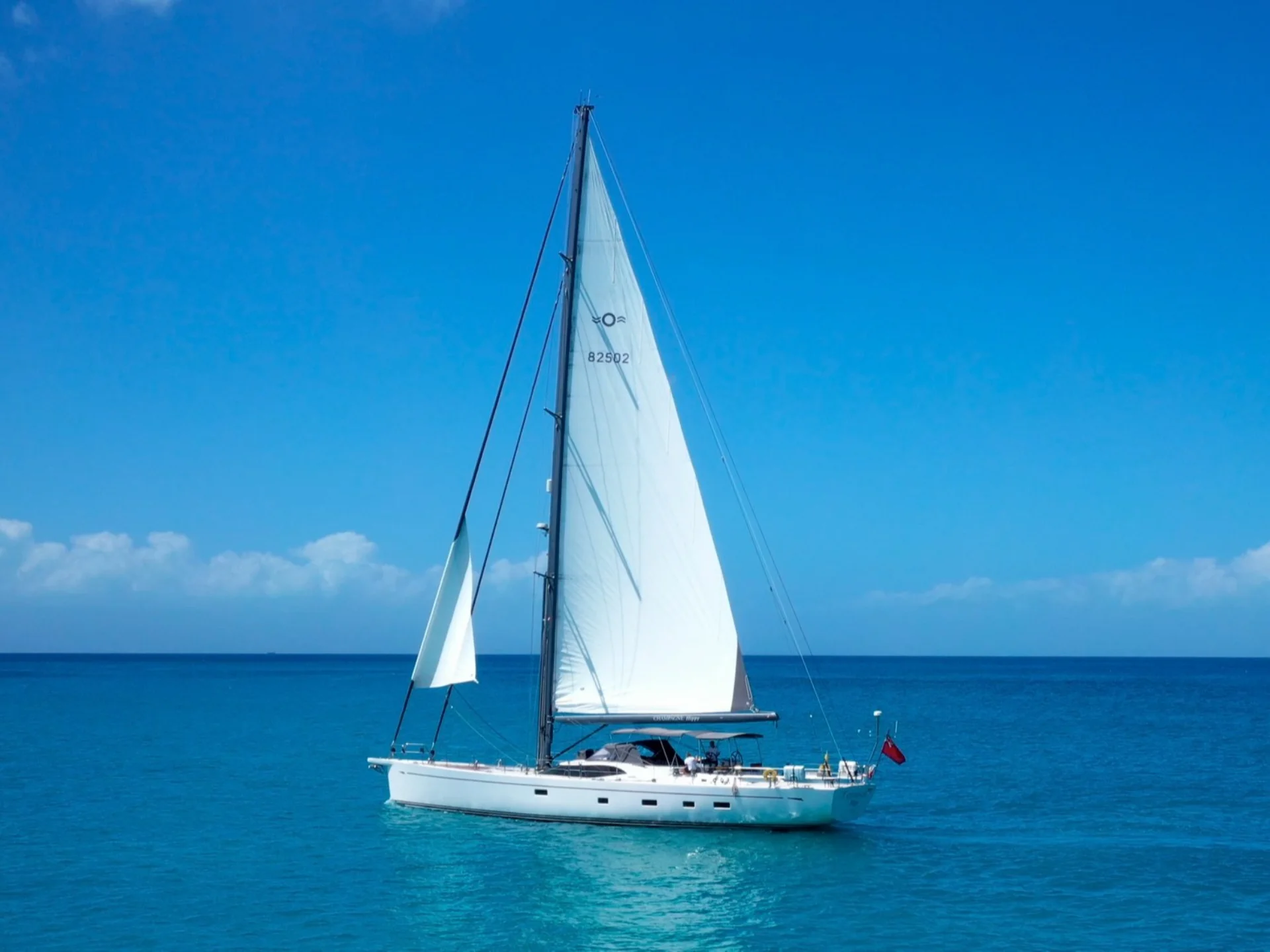 CHAMPAGNE HIPPY | Oyster 825 - Oyster