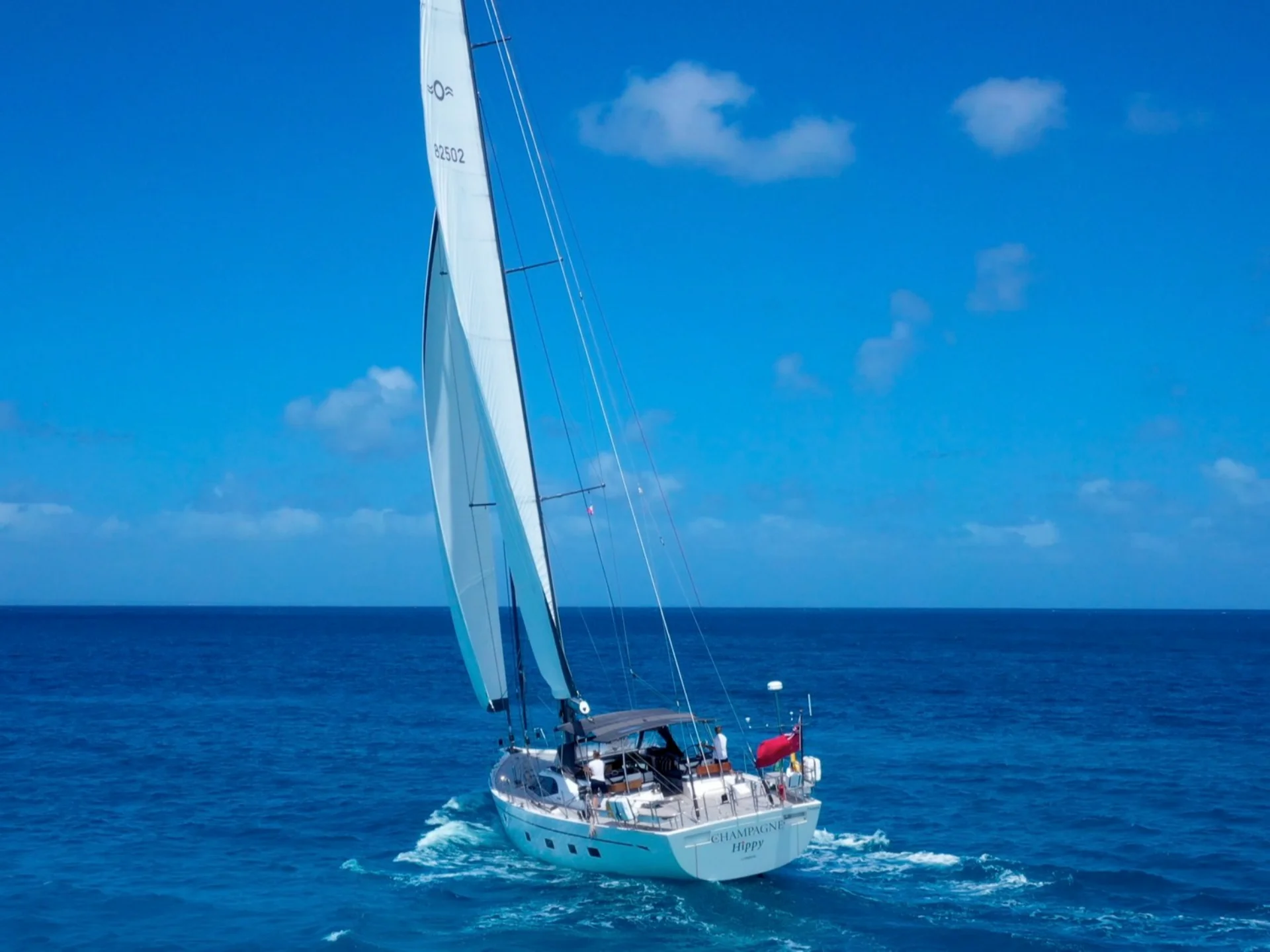 CHAMPAGNE HIPPY | Oyster 825 - Oyster