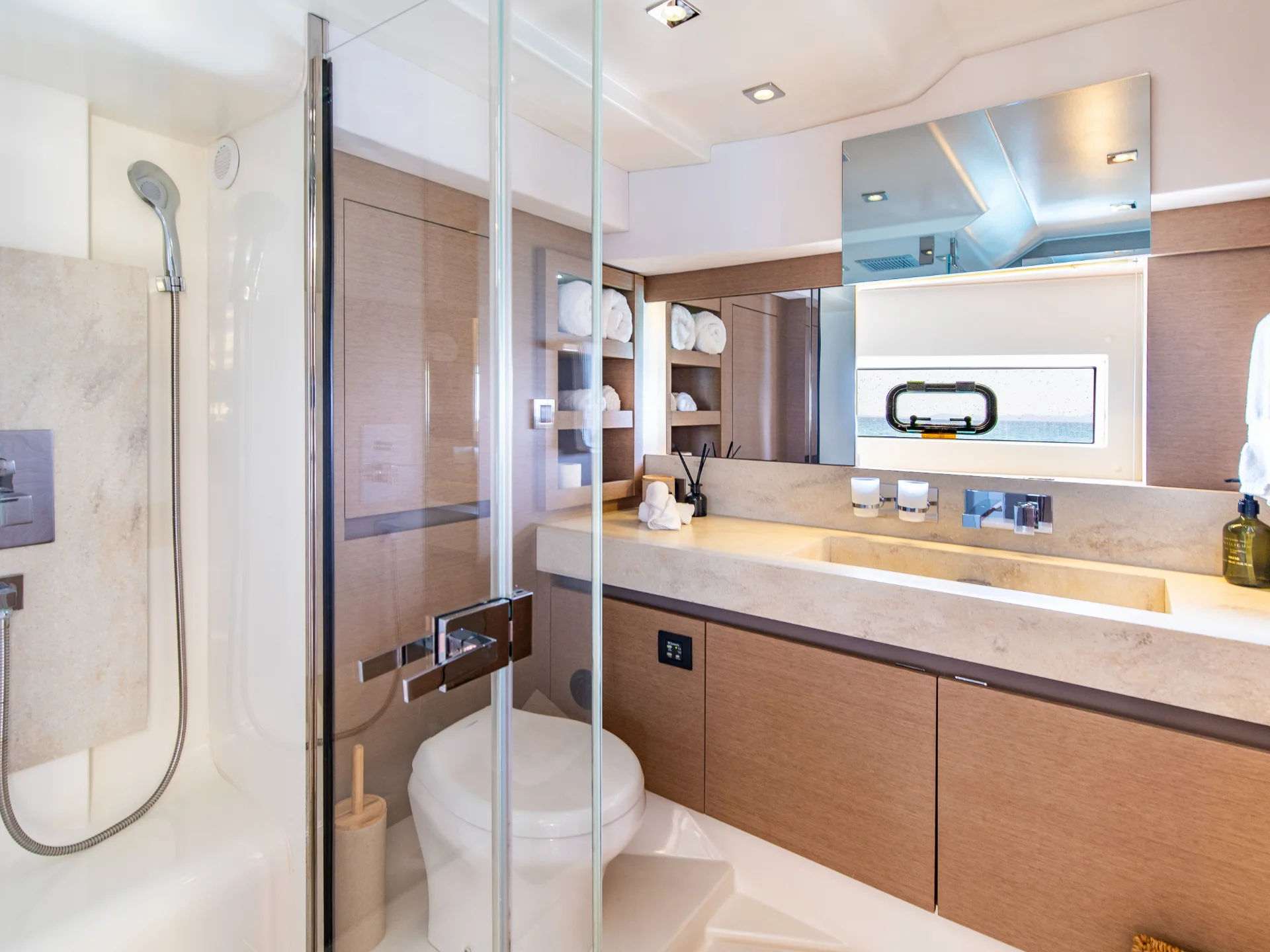 BLUE M | Prestige 680 - Prestige