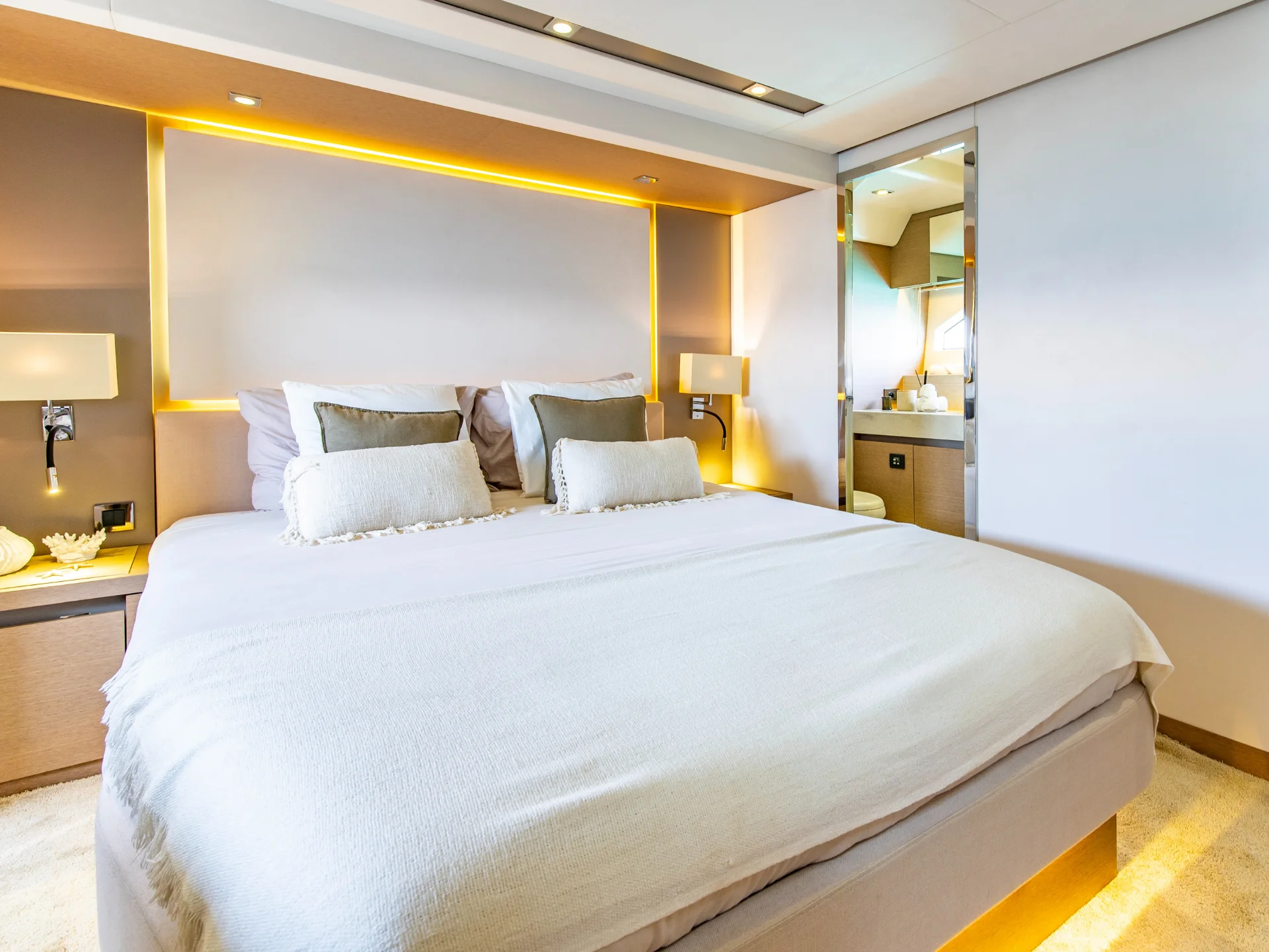 BLUE M | Prestige 680 - Prestige