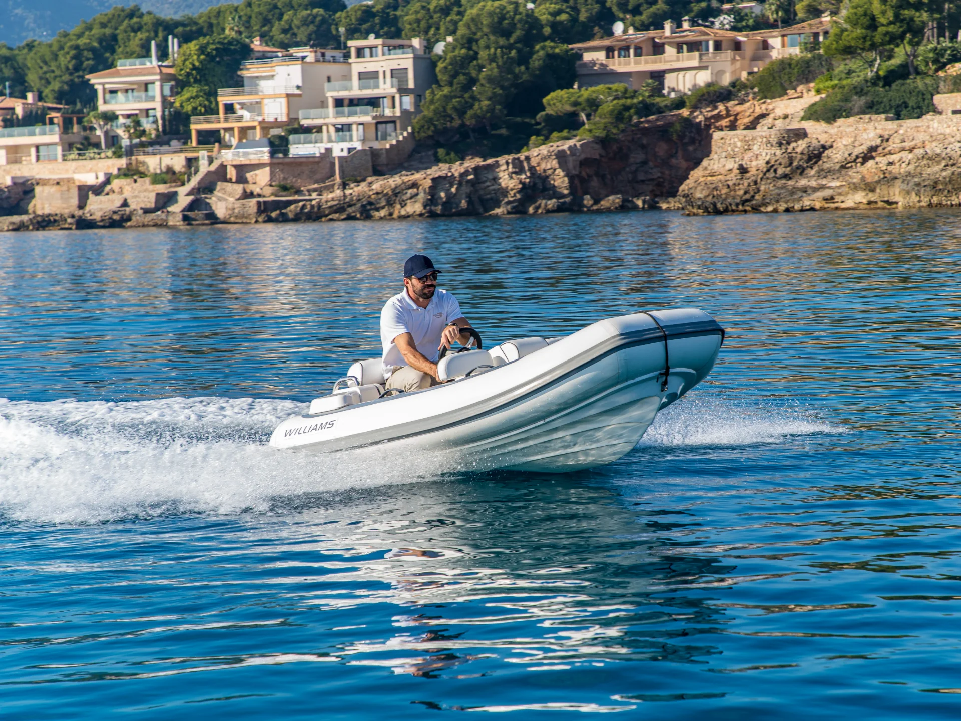 BLUE M | Prestige 680 - Prestige