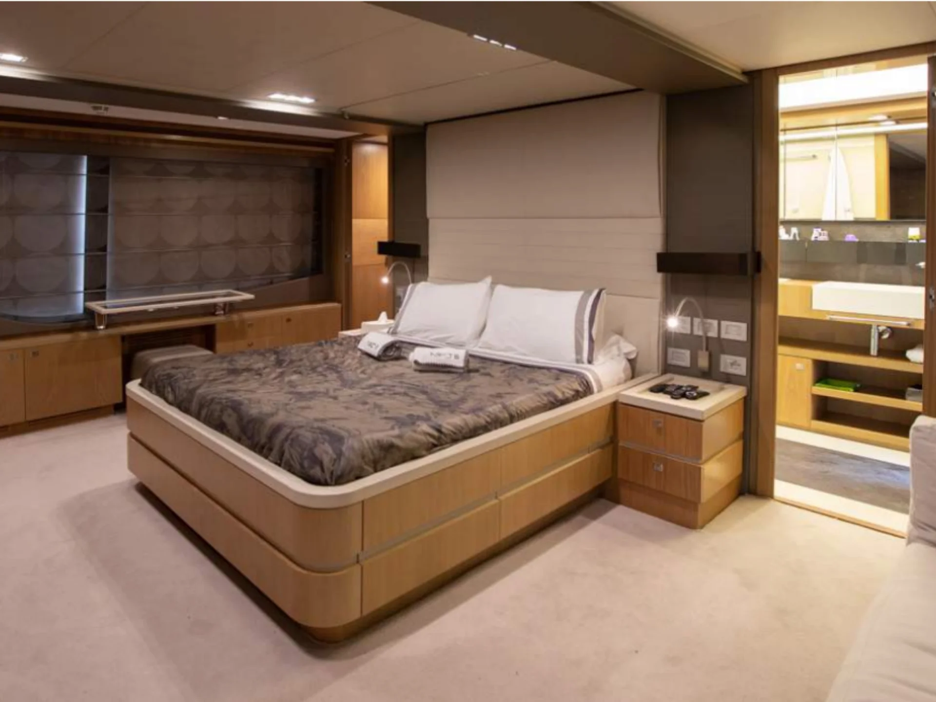 NIKO III | Ferretti Custom Line 100 - Ferretti