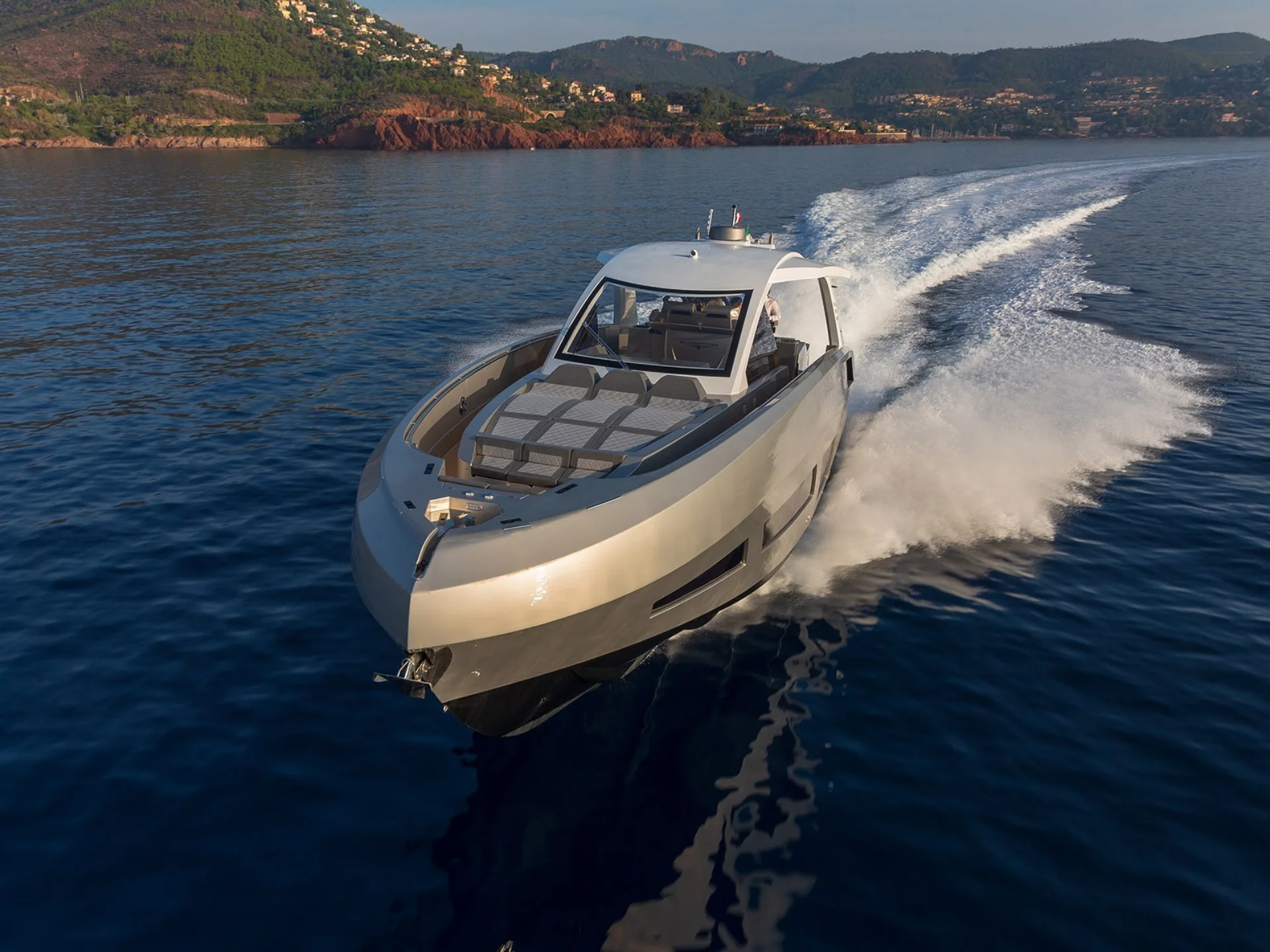 NEXT | Canados Gladiator 631 - Canados