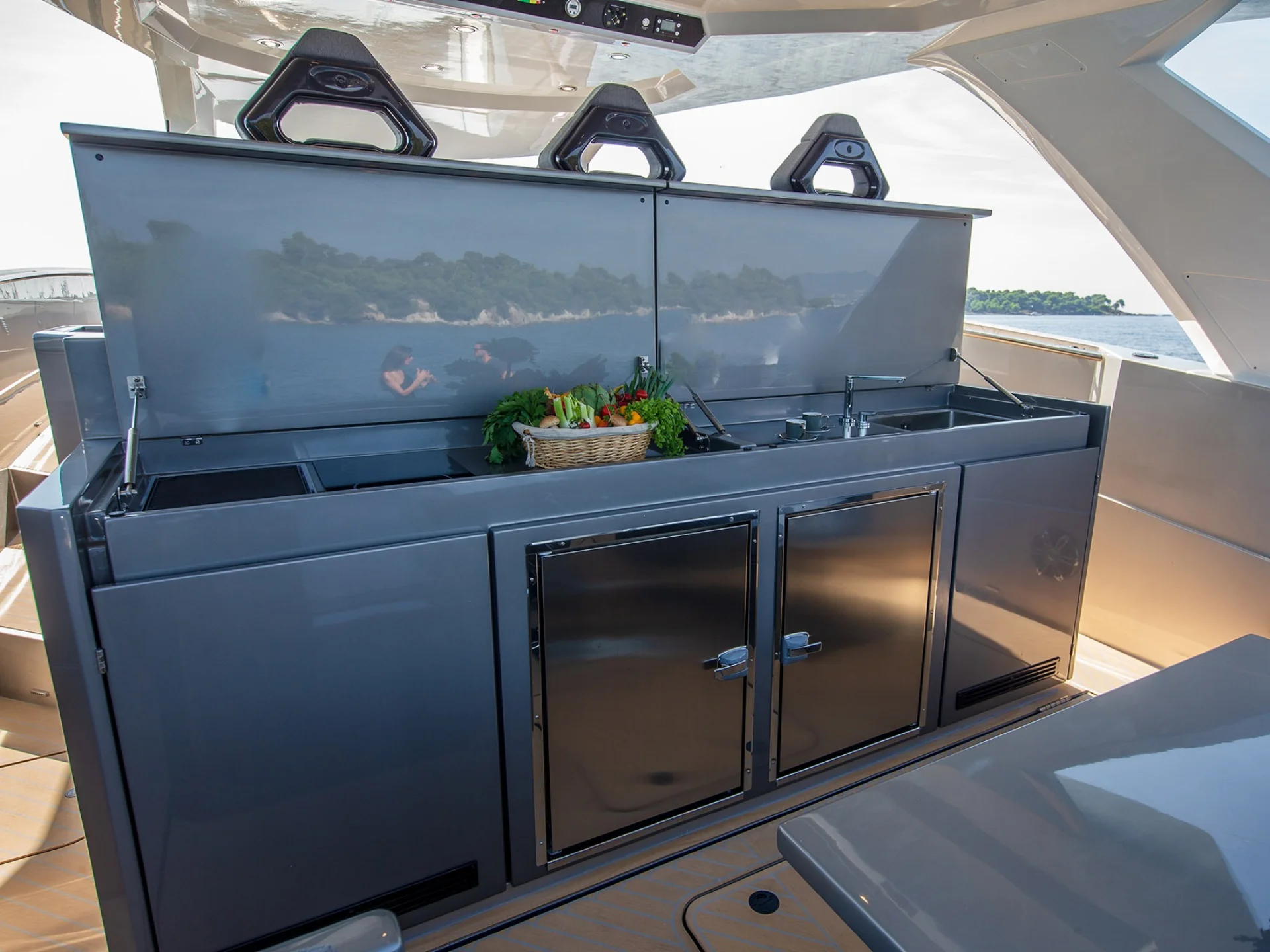 NEXT | Canados Gladiator 631 - Canados