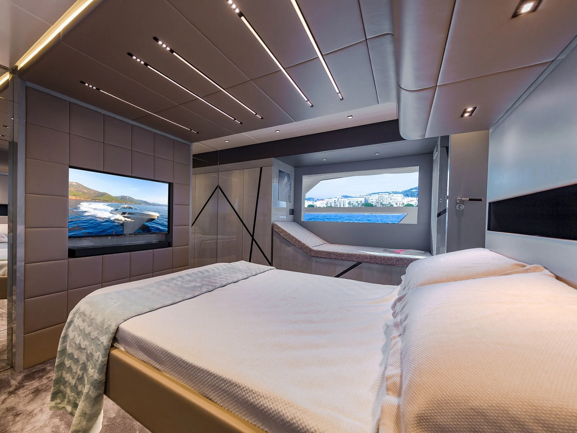 NEXT | Canados Gladiator 631 - Canados