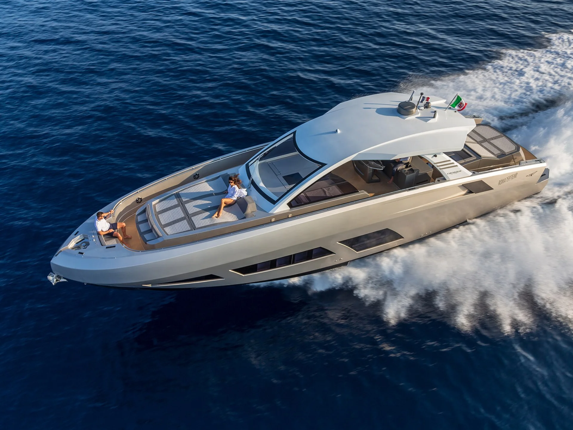 NEXT | Canados Gladiator 631 - Canados