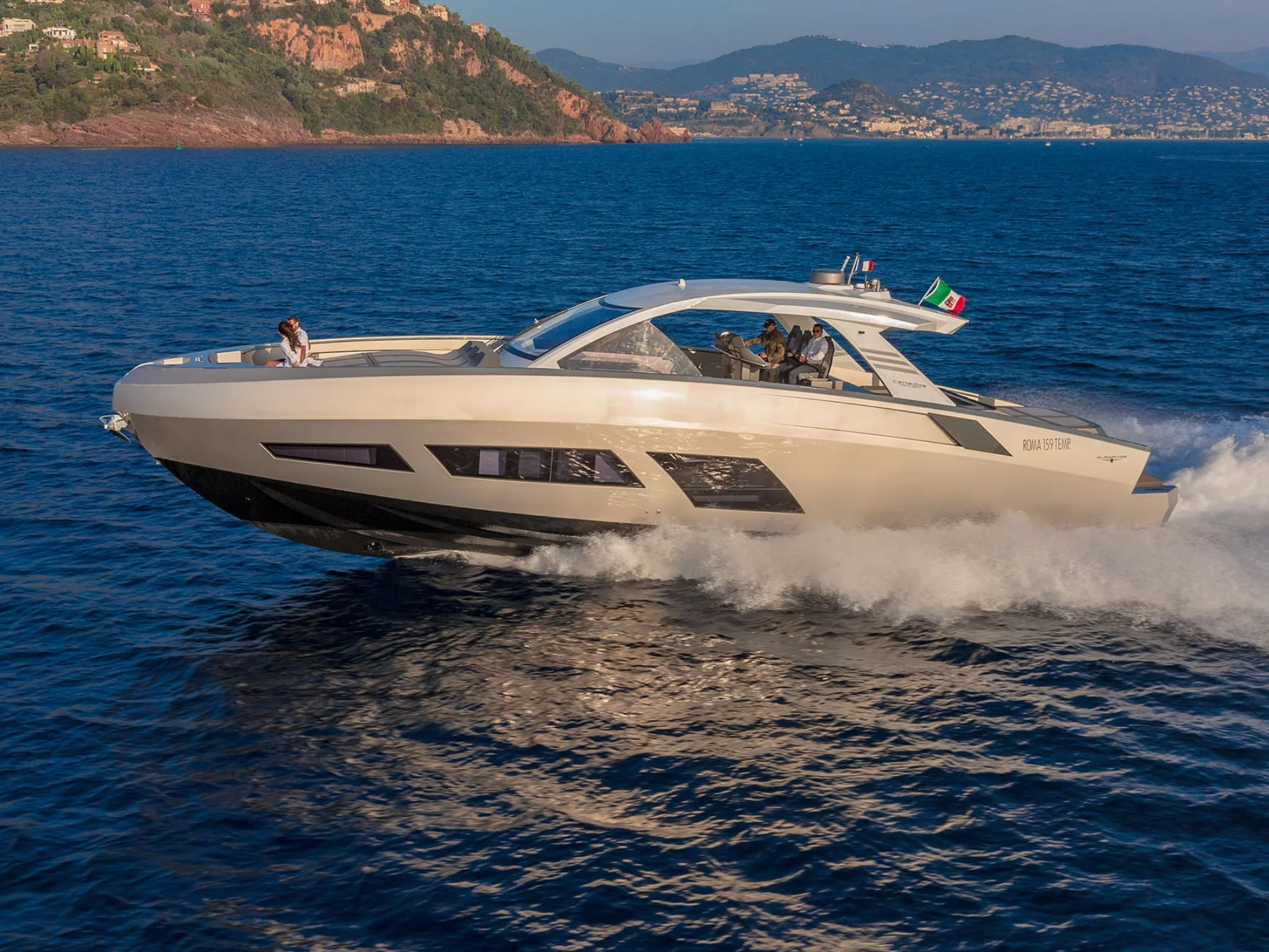 NEXT | Canados Gladiator 631 - Canados