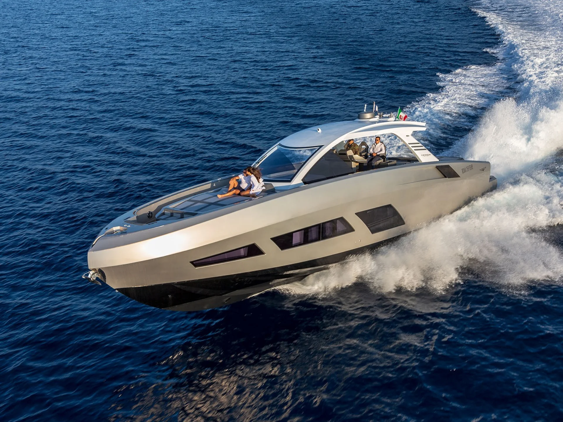 NEXT | Canados Gladiator 631 - Canados