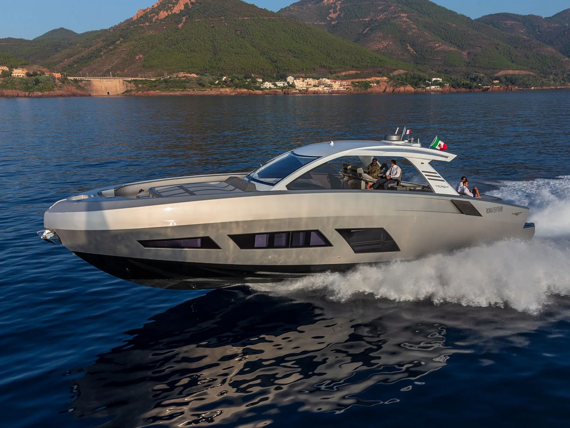 NEXT | Canados Gladiator 631 - Canados