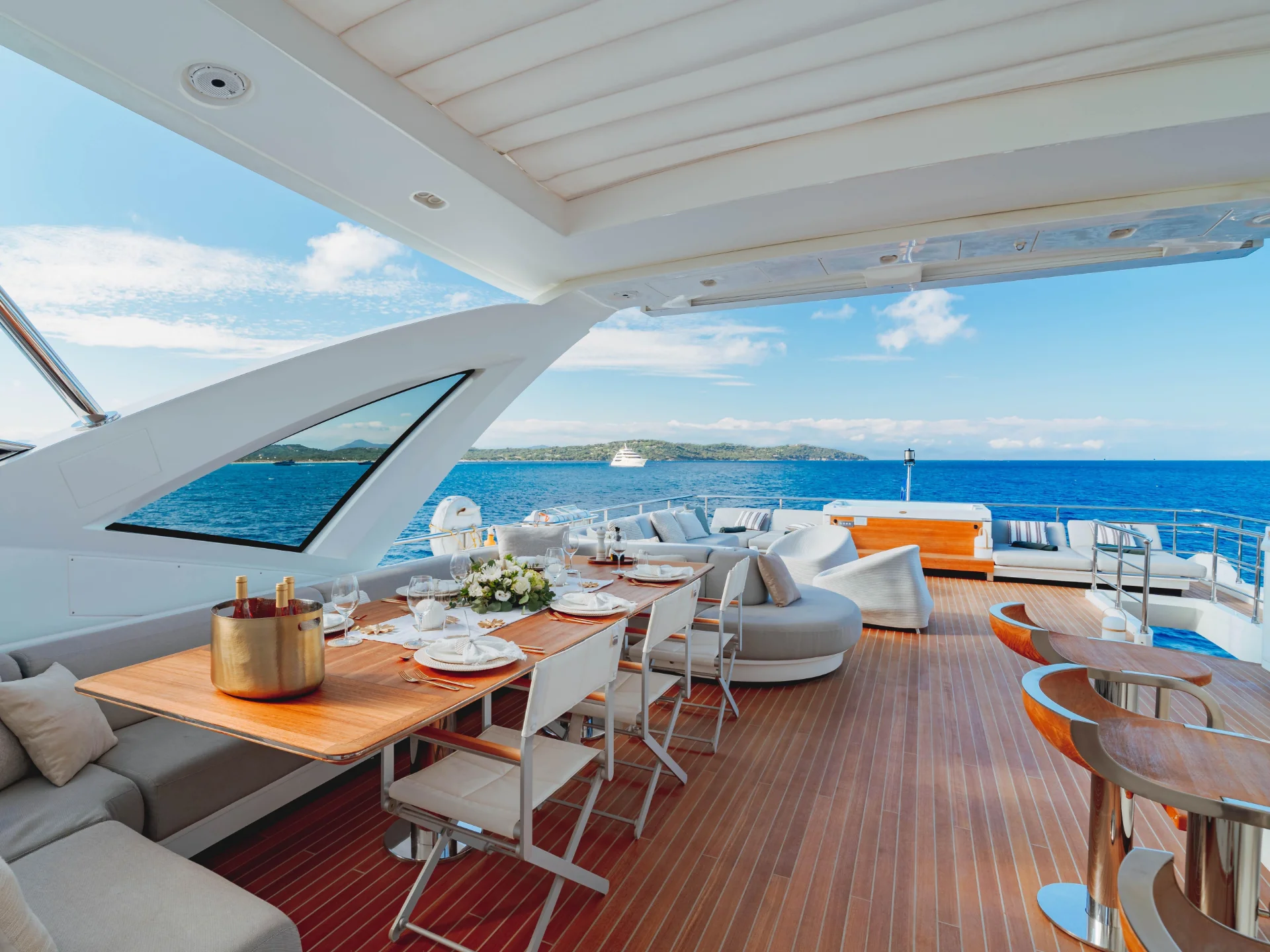 NEMESIS | Azimut 32 Metri - Azimut