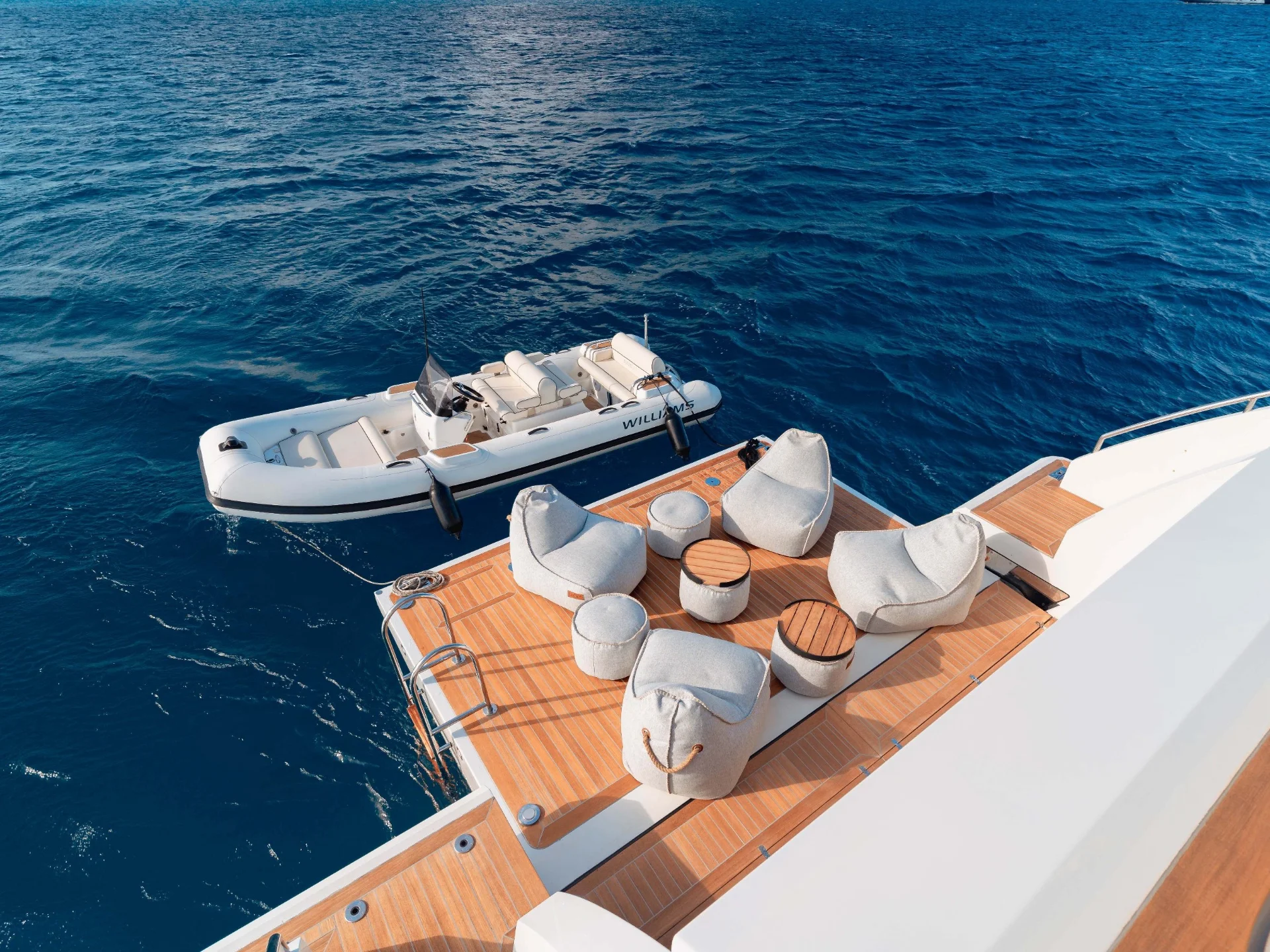 NEMESIS | Azimut 32 Metri - Azimut