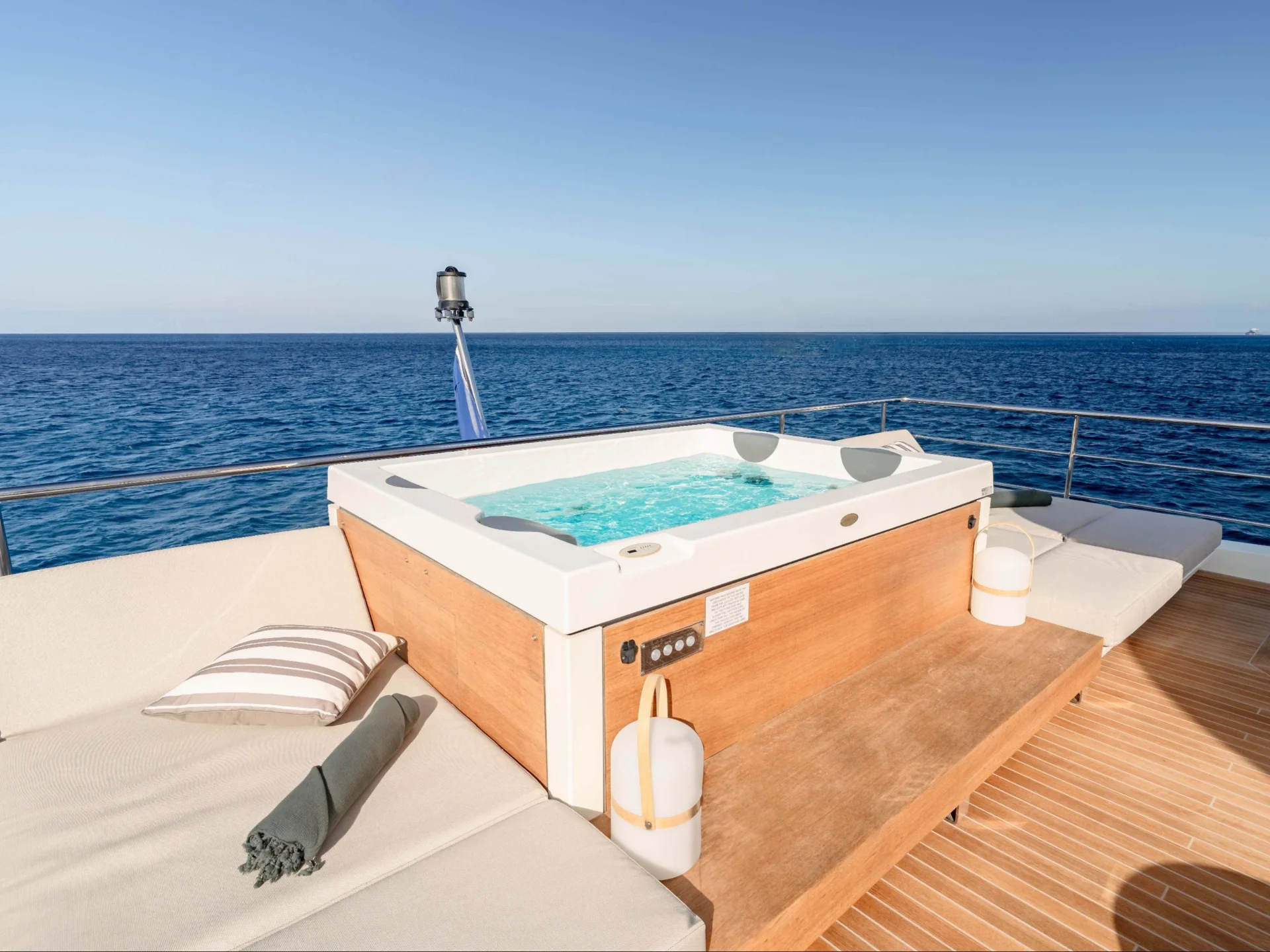 NEMESIS | Azimut 32 Metri - Azimut